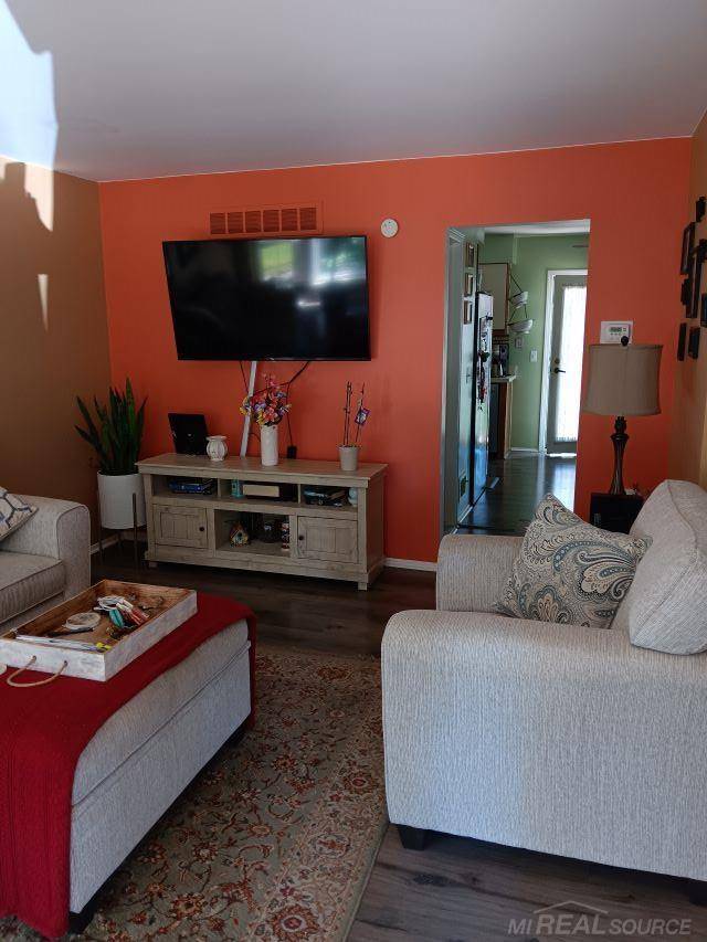 Harrison Twp, MI 48045,28091 Maple Forest W