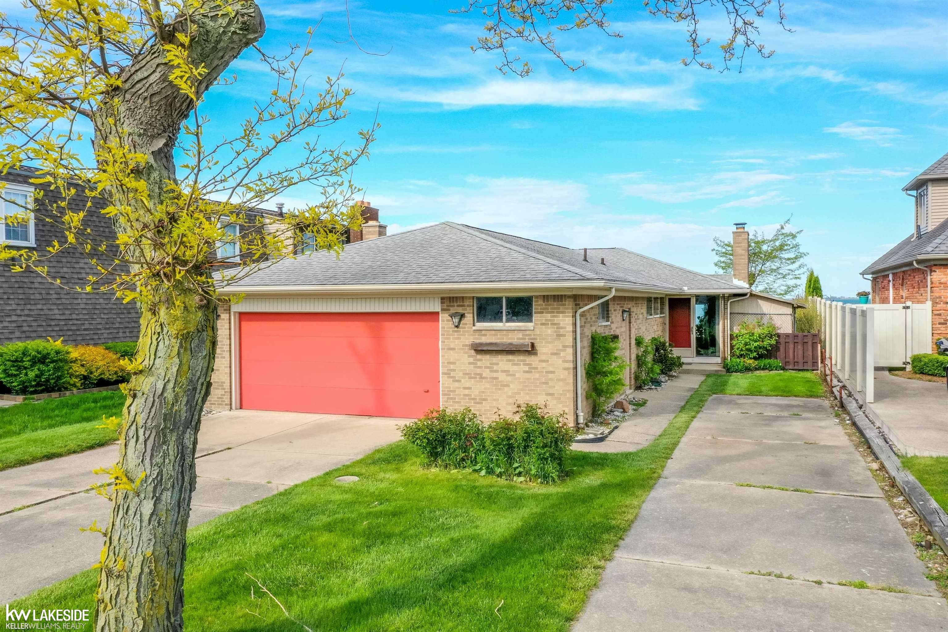 Harrison Twp, MI 48045,38446 Lakeshore