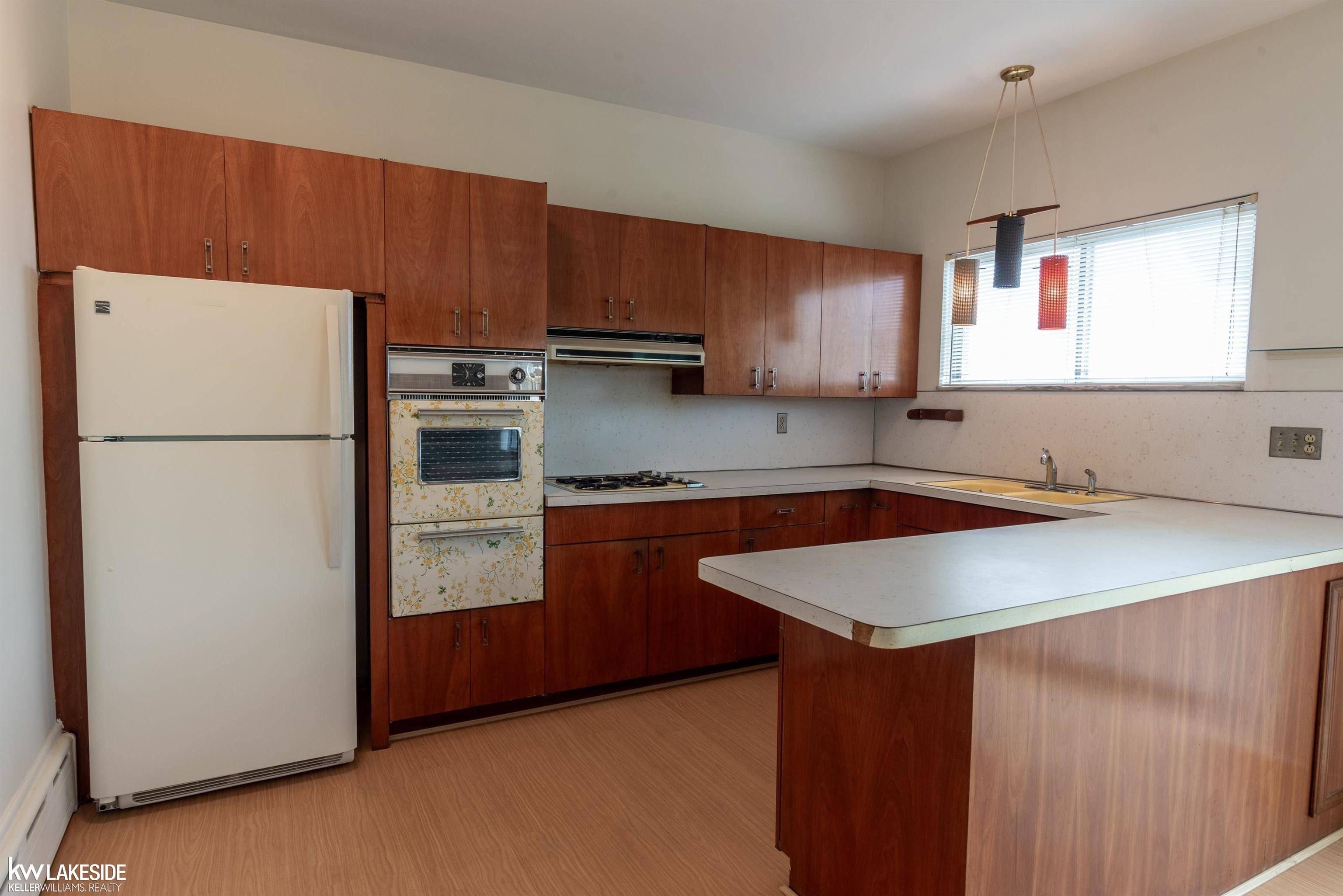 Harrison Twp, MI 48045,38446 Lakeshore