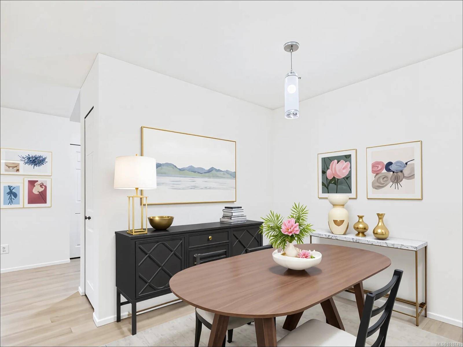 Victoria, BC V8T 1A8,1028 Balmoral Rd #102