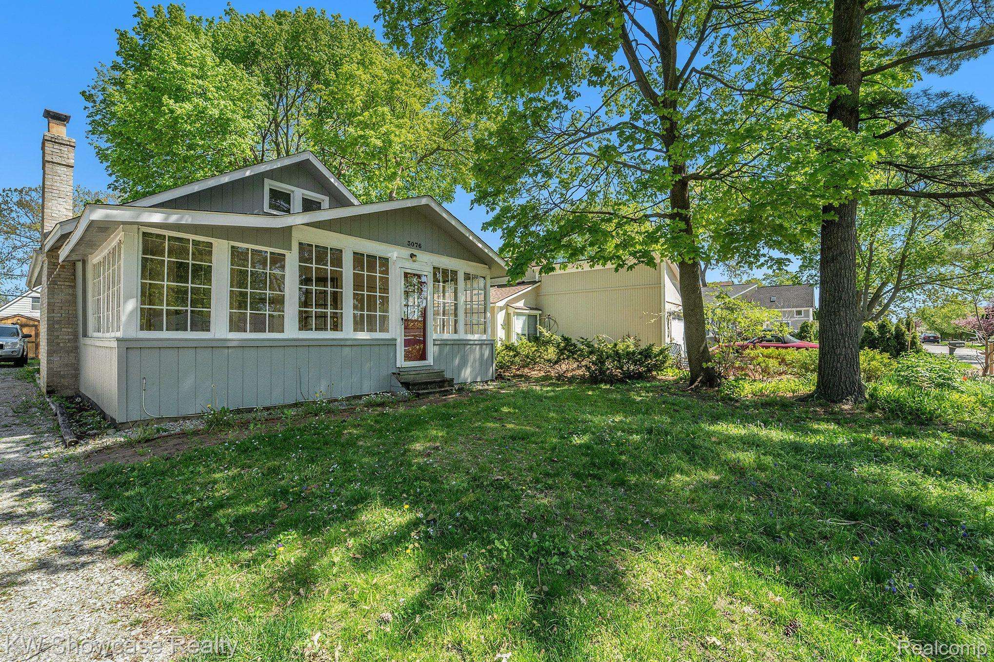 Keego Harbor, MI 48320,3076 PORTMAN ST