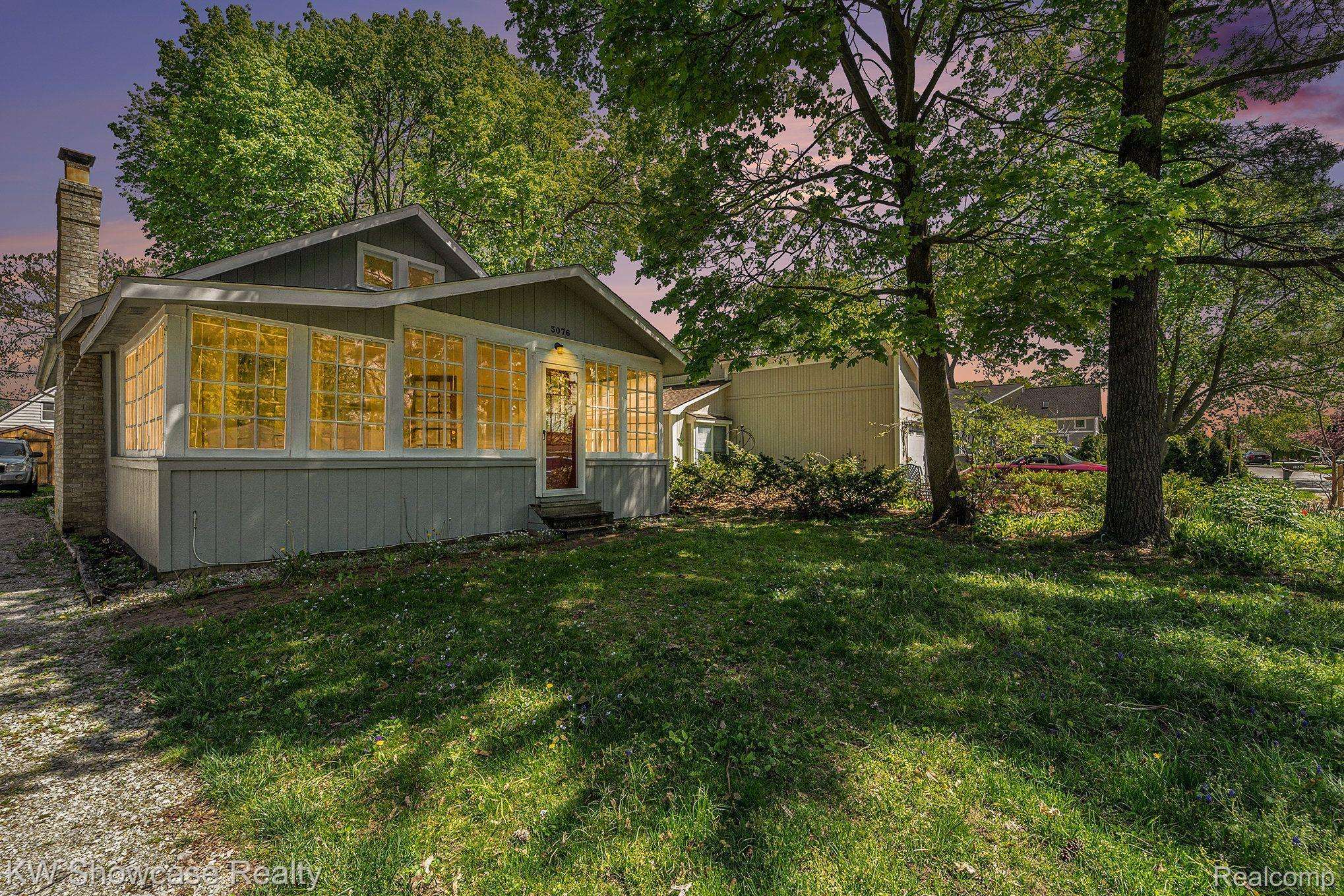 Keego Harbor, MI 48320,3076 PORTMAN ST