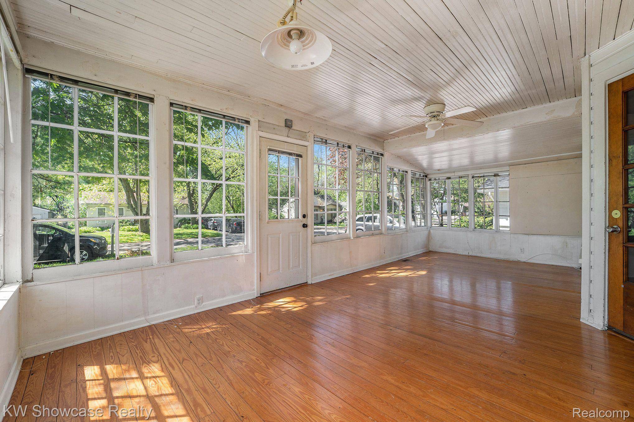 Keego Harbor, MI 48320,3076 PORTMAN ST