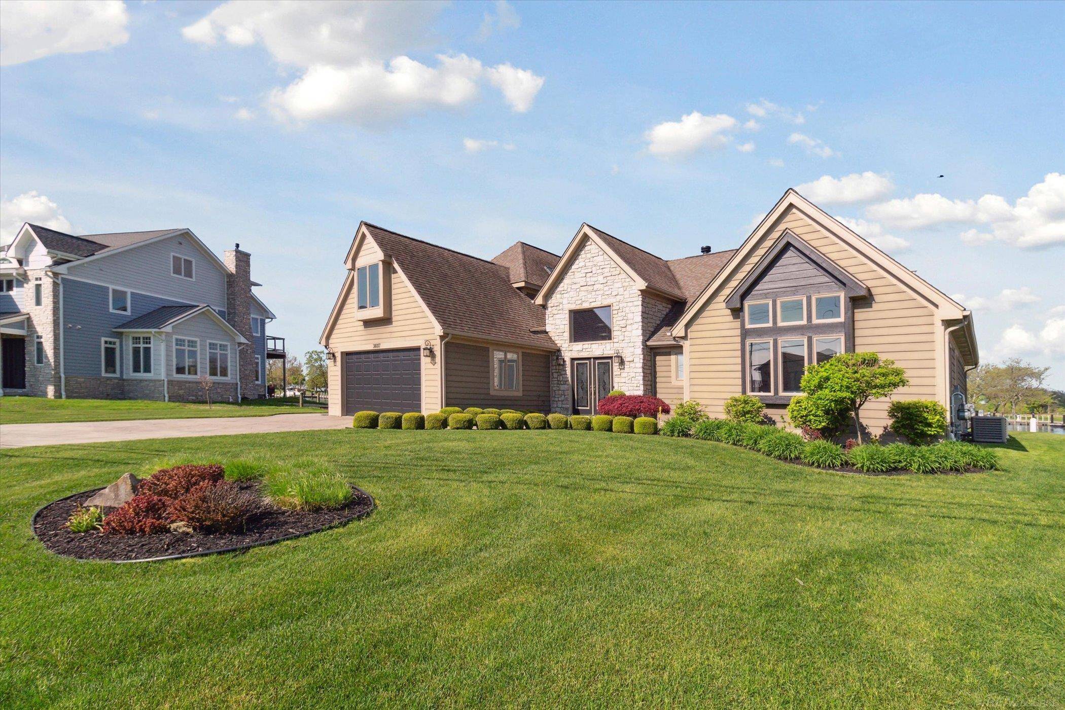 Harrison Twp, MI 48045,38017 Huron Pointe DR