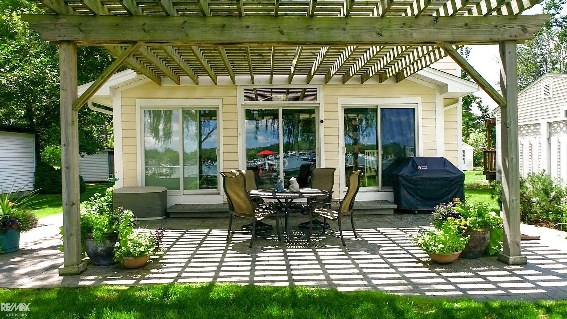 Harsens Island, MI 48028,2100 North Channel DR