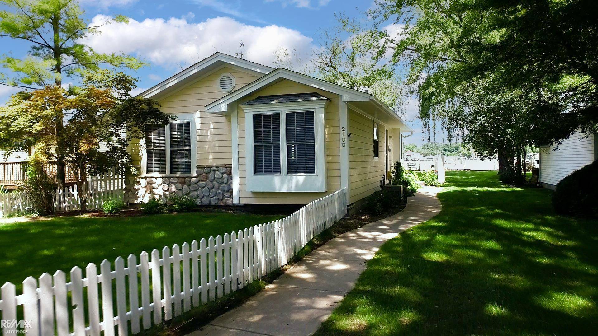 Harsens Island, MI 48028,2100 North Channel DR