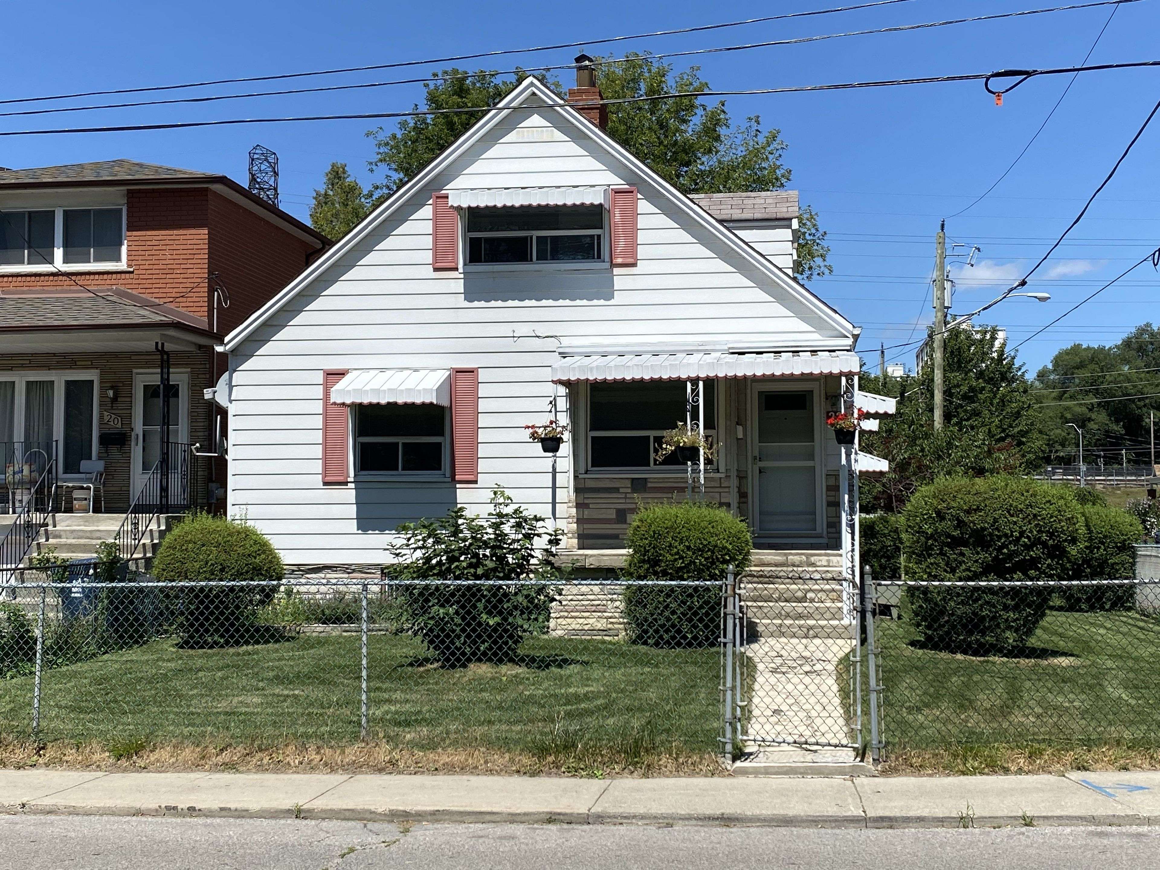 Toronto E06, ON M1L 1H8,22 Newport AVE #Lower Level