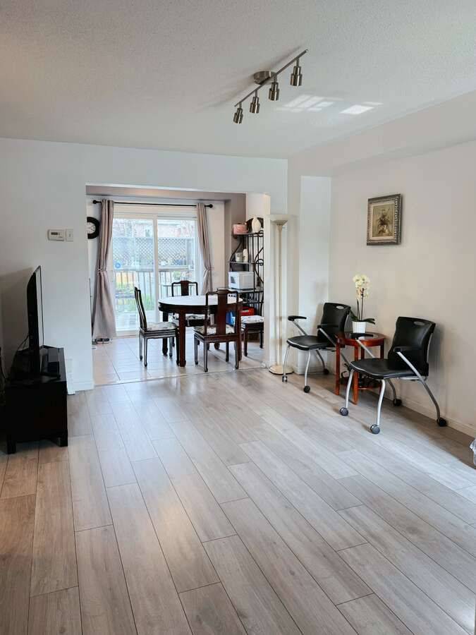 Barrie, ON L4N 0W8,35 Ridwell ST