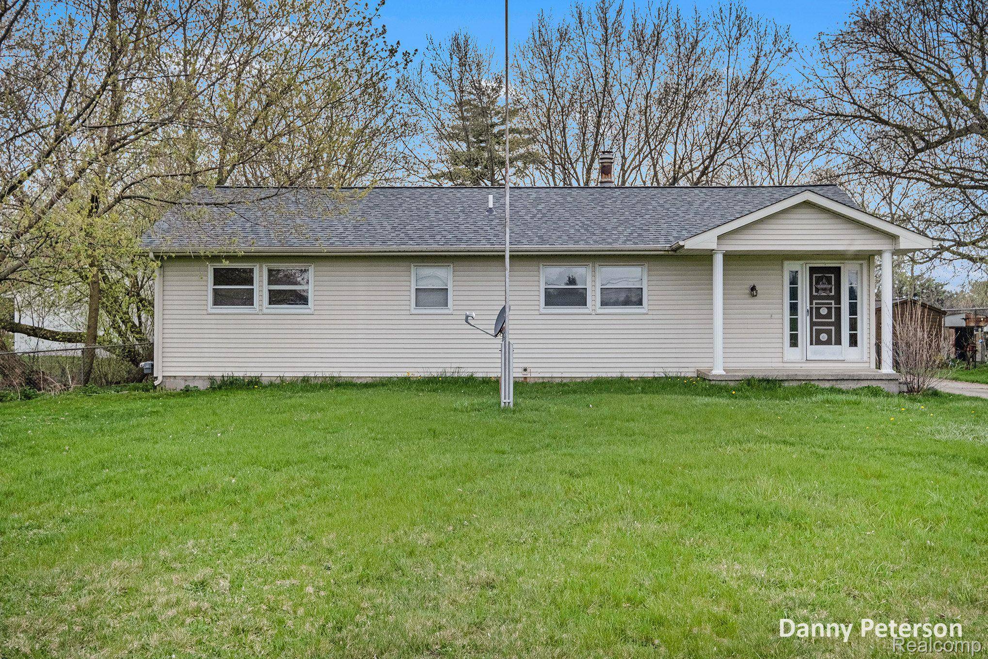 Davison, MI 48423,2025 N OAK RD