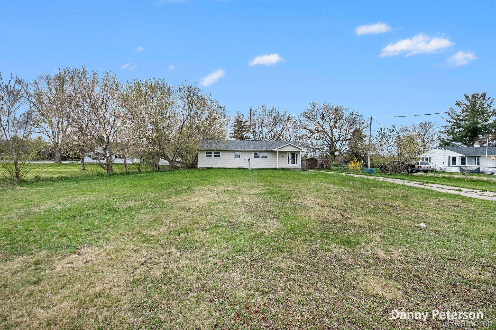 Davison, MI 48423,2025 N OAK RD