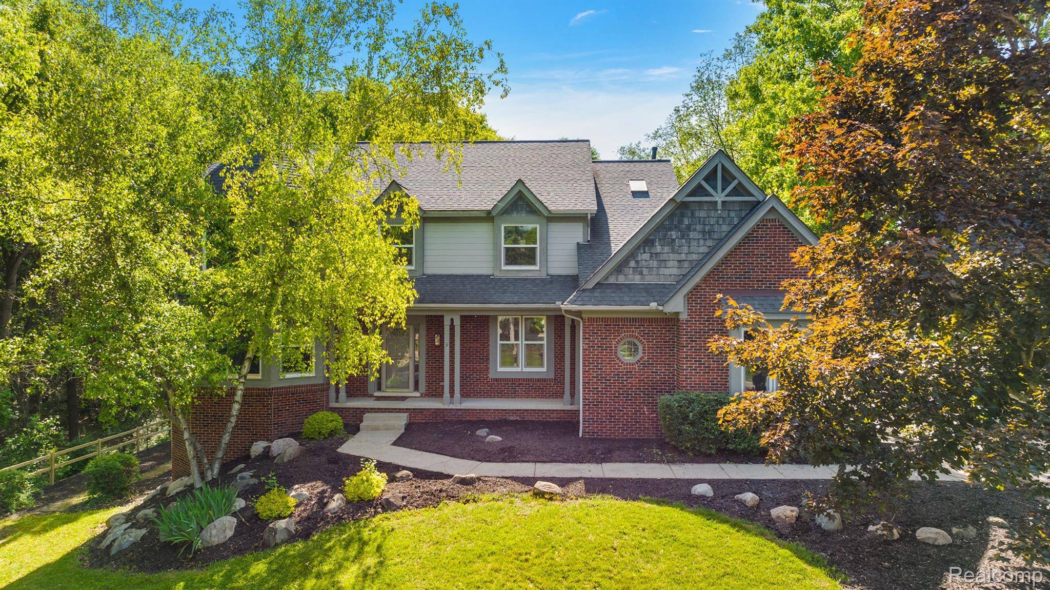 Lake Orion, MI 48362,275 INDIAN TRL