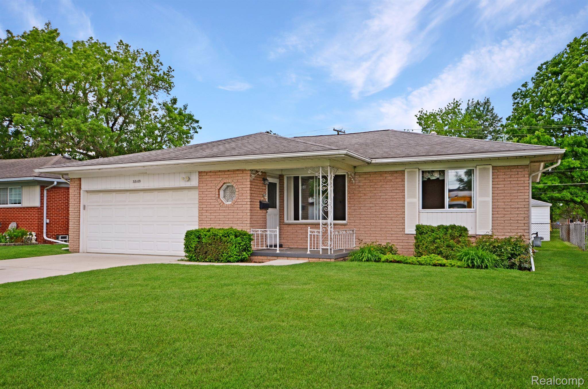 Sterling Heights, MI 48312,38109 Plainview DR