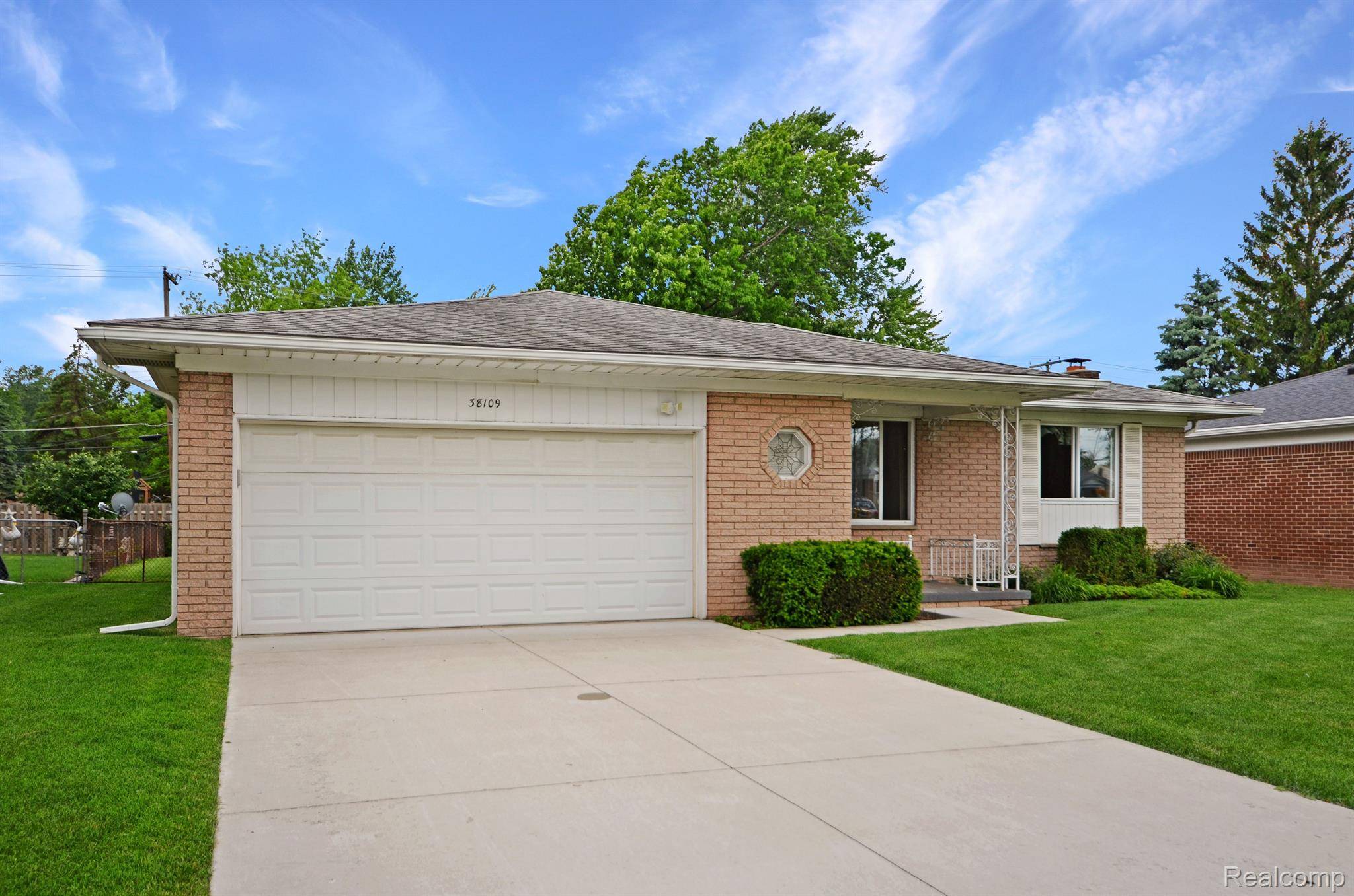 Sterling Heights, MI 48312,38109 Plainview DR