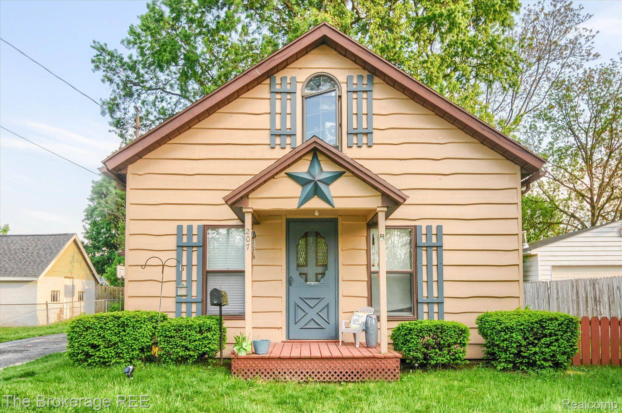 Clio, MI 48420,207 DARROW ST