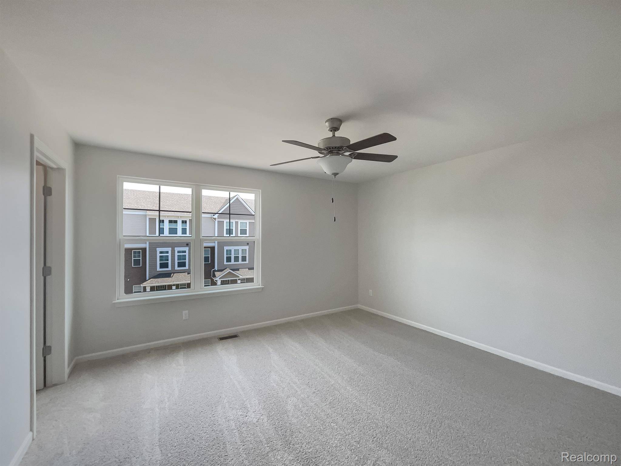 Wixom, MI 48393,242 CENTER BLVD