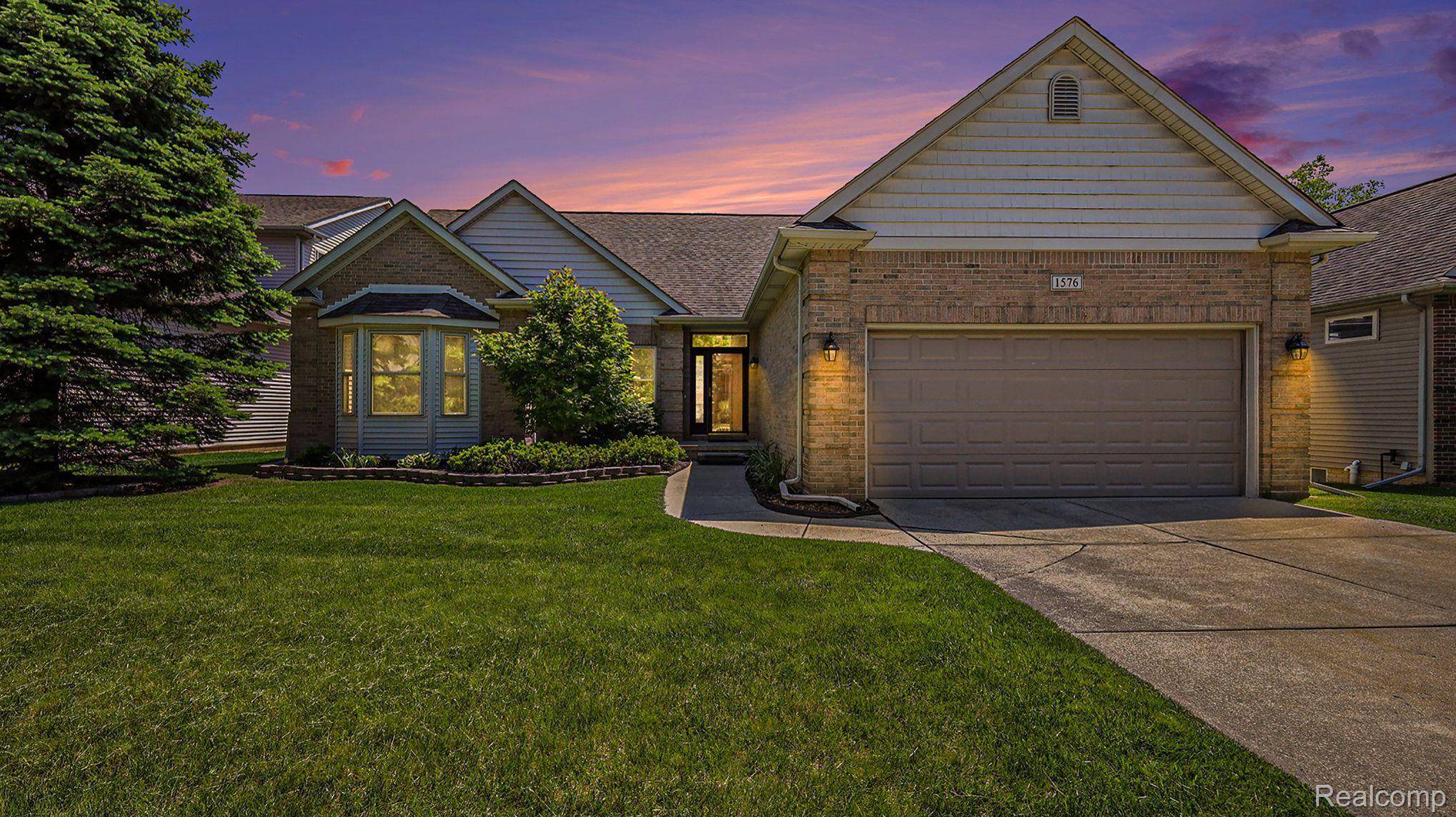 Pontiac, MI 48340,1576 Club House CT