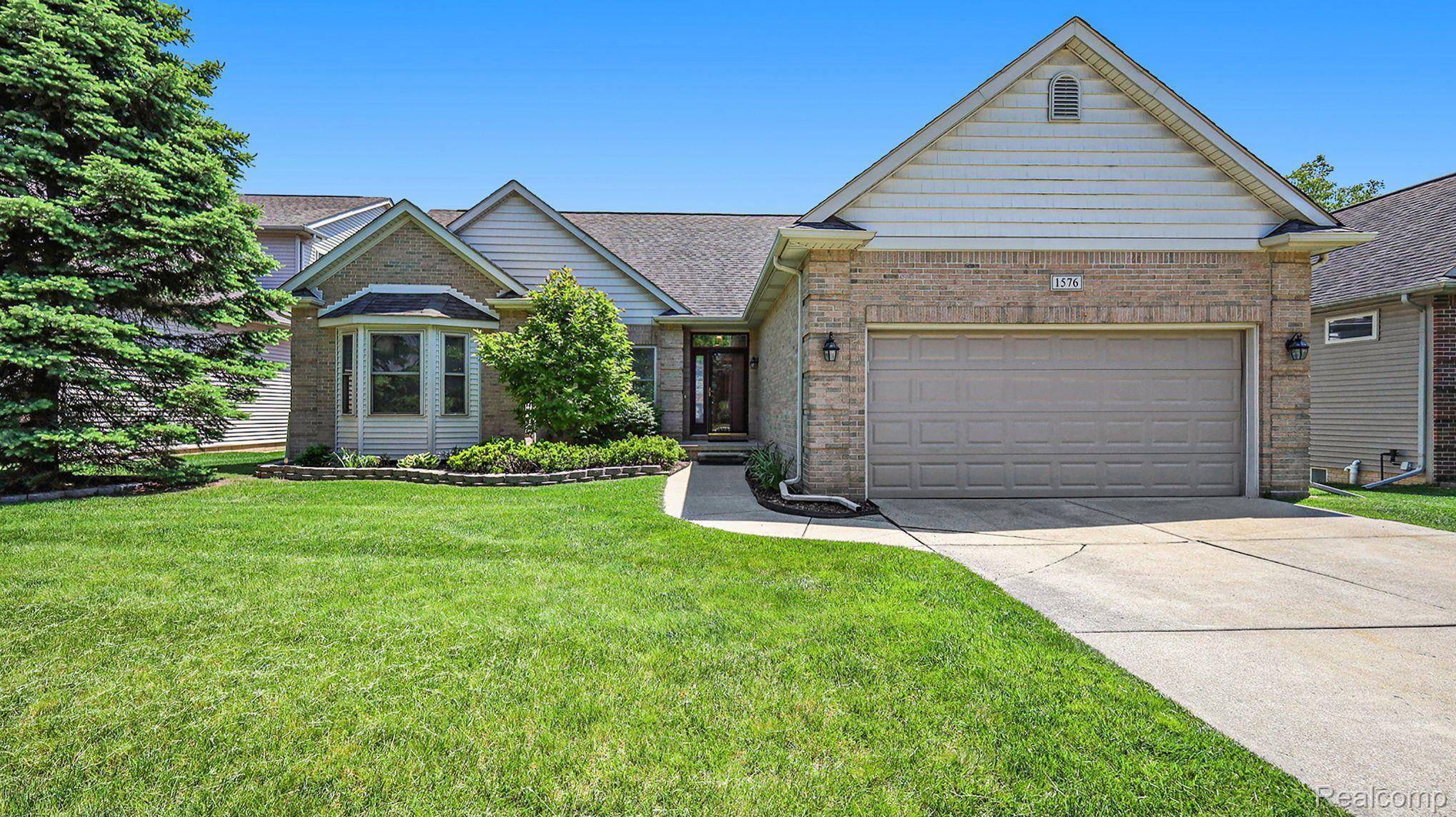 Pontiac, MI 48340,1576 Club House CT