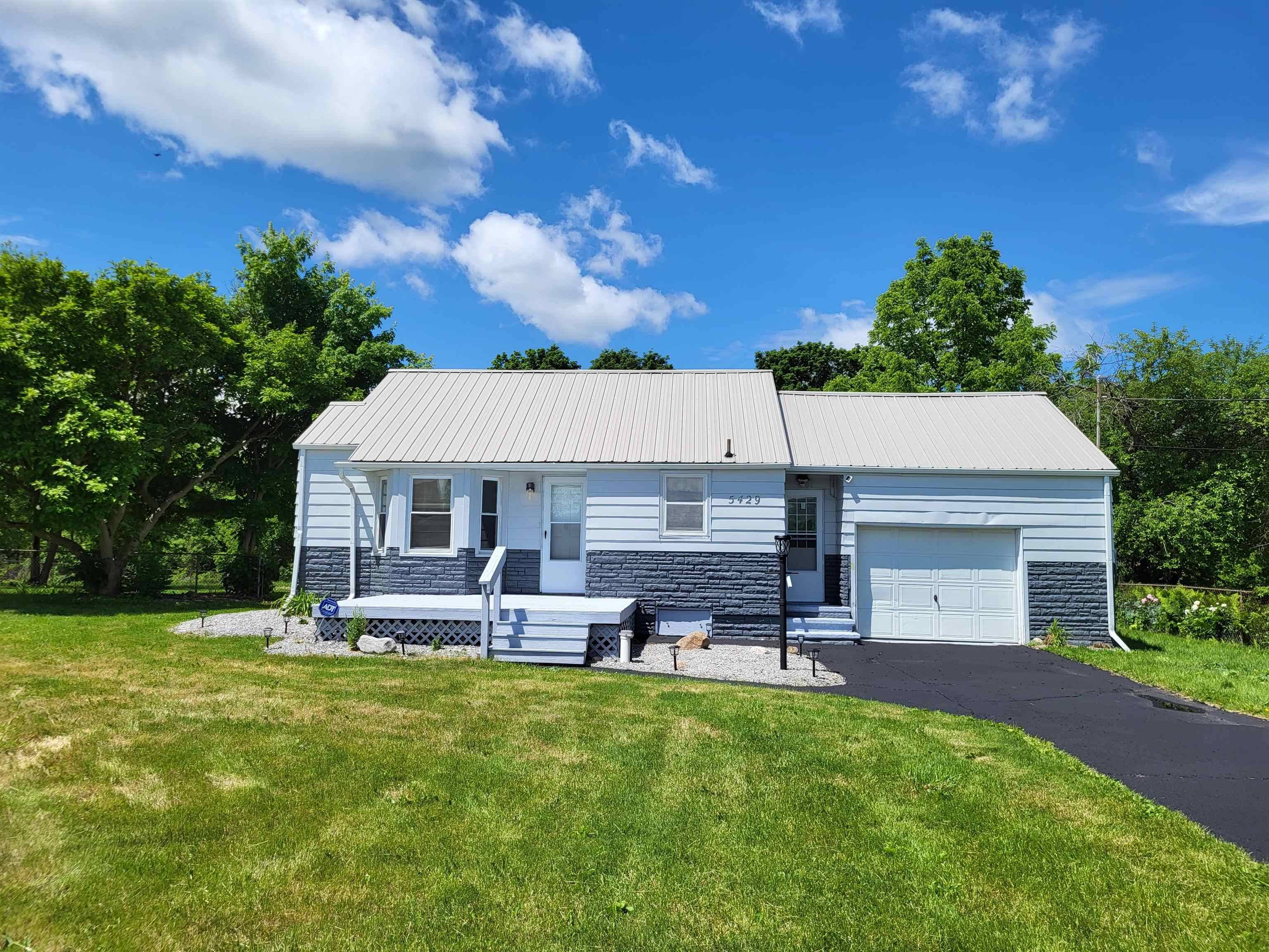 Davison, MI 48423,5429 N State RD