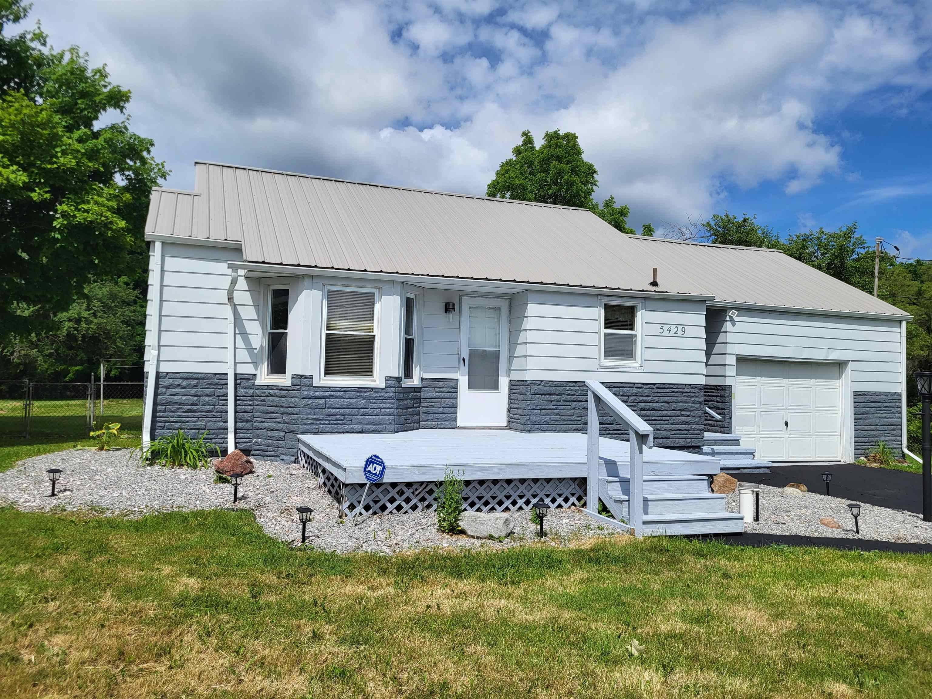 Davison, MI 48423,5429 N State RD