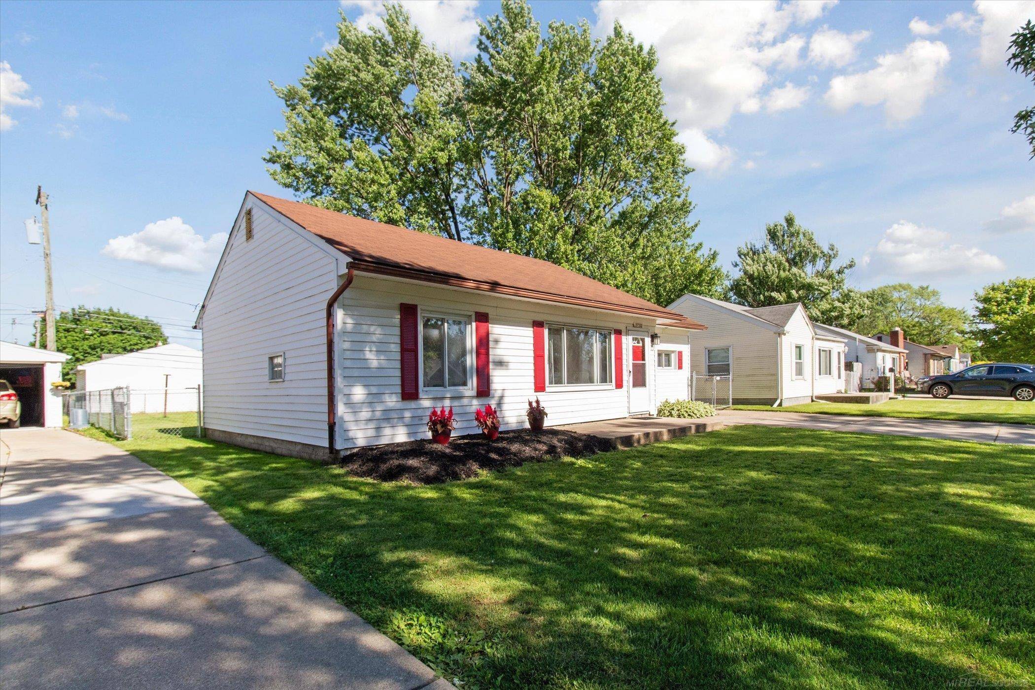 Roseville, MI 48066,27320 Grandmont