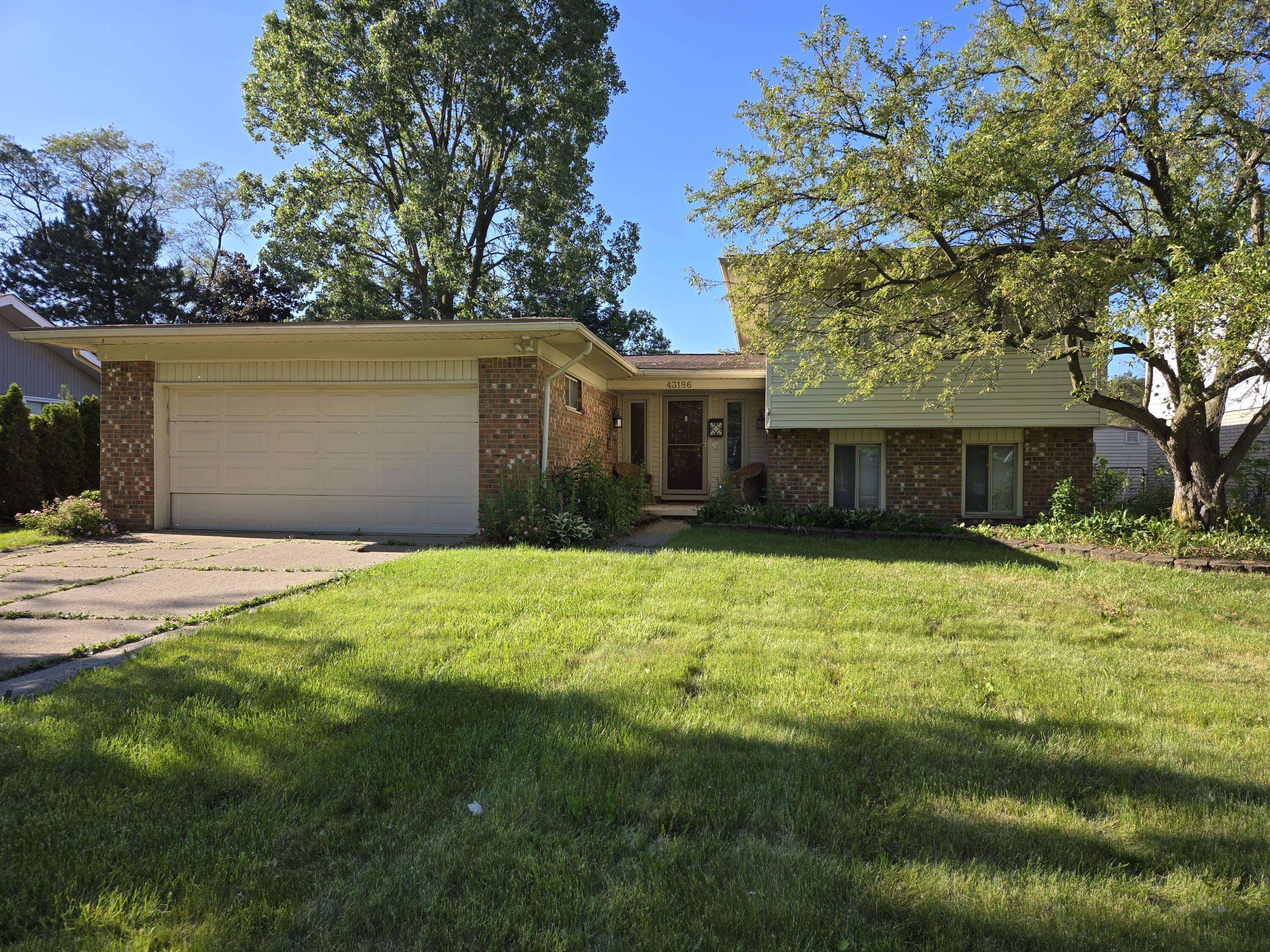 Canton, MI 48187,43186 Washington WAY