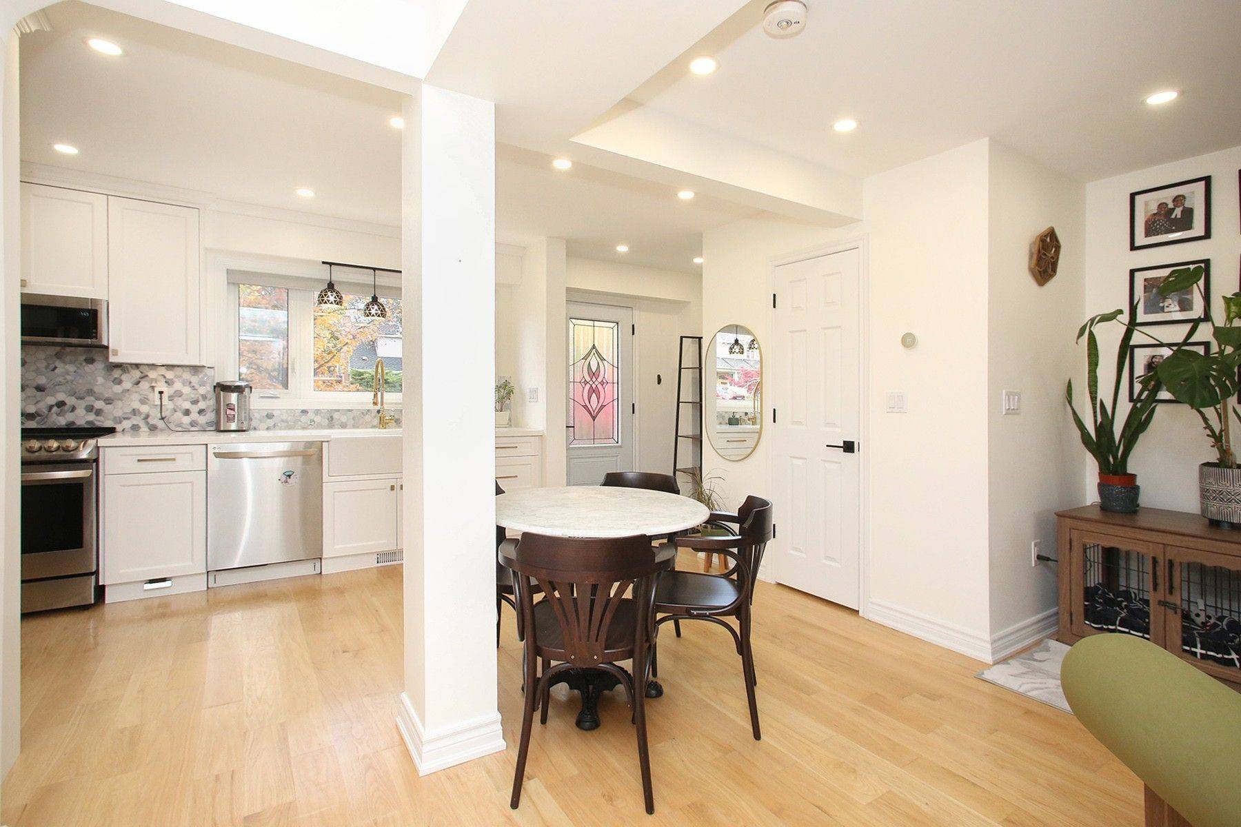 Toronto W10, ON M9W 3P8,10 Esmond CRES