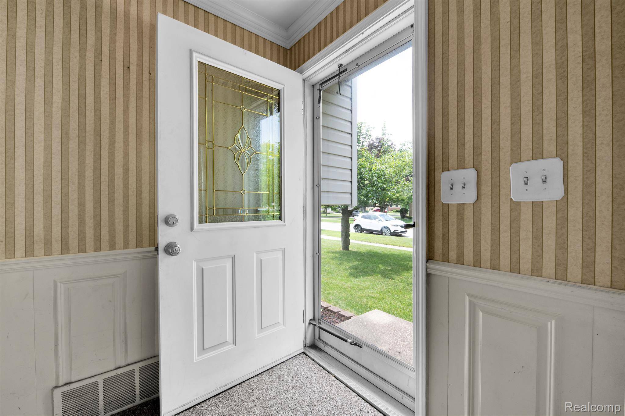 Woodhaven, MI 48183,21561 LILAC ST