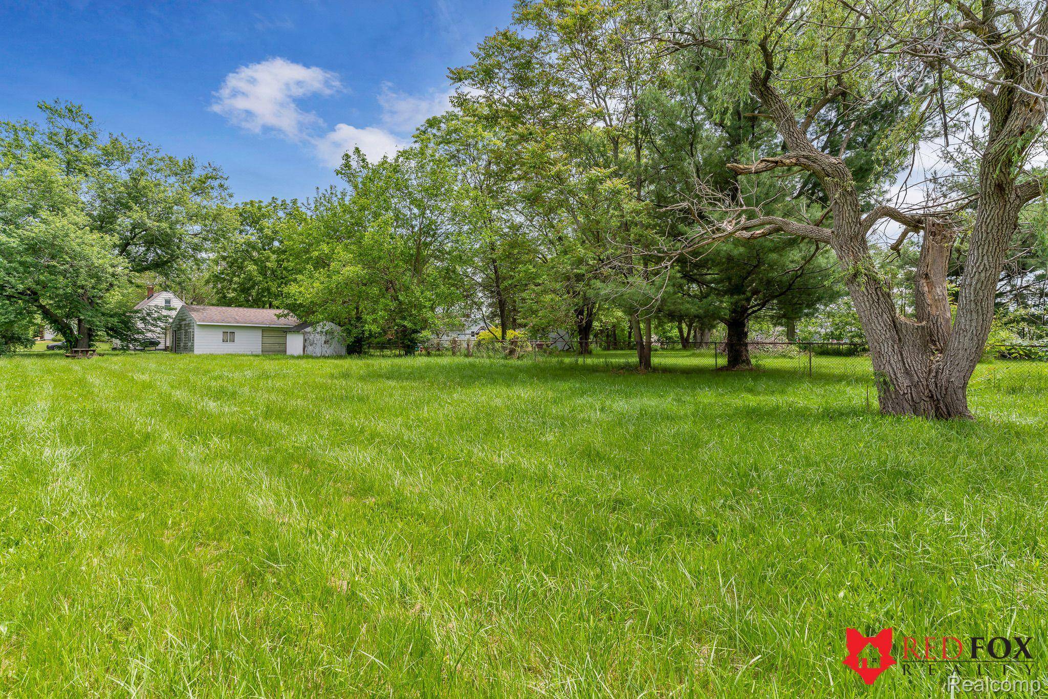 Grand Blanc, MI 48439,5484 SILVERTON DR