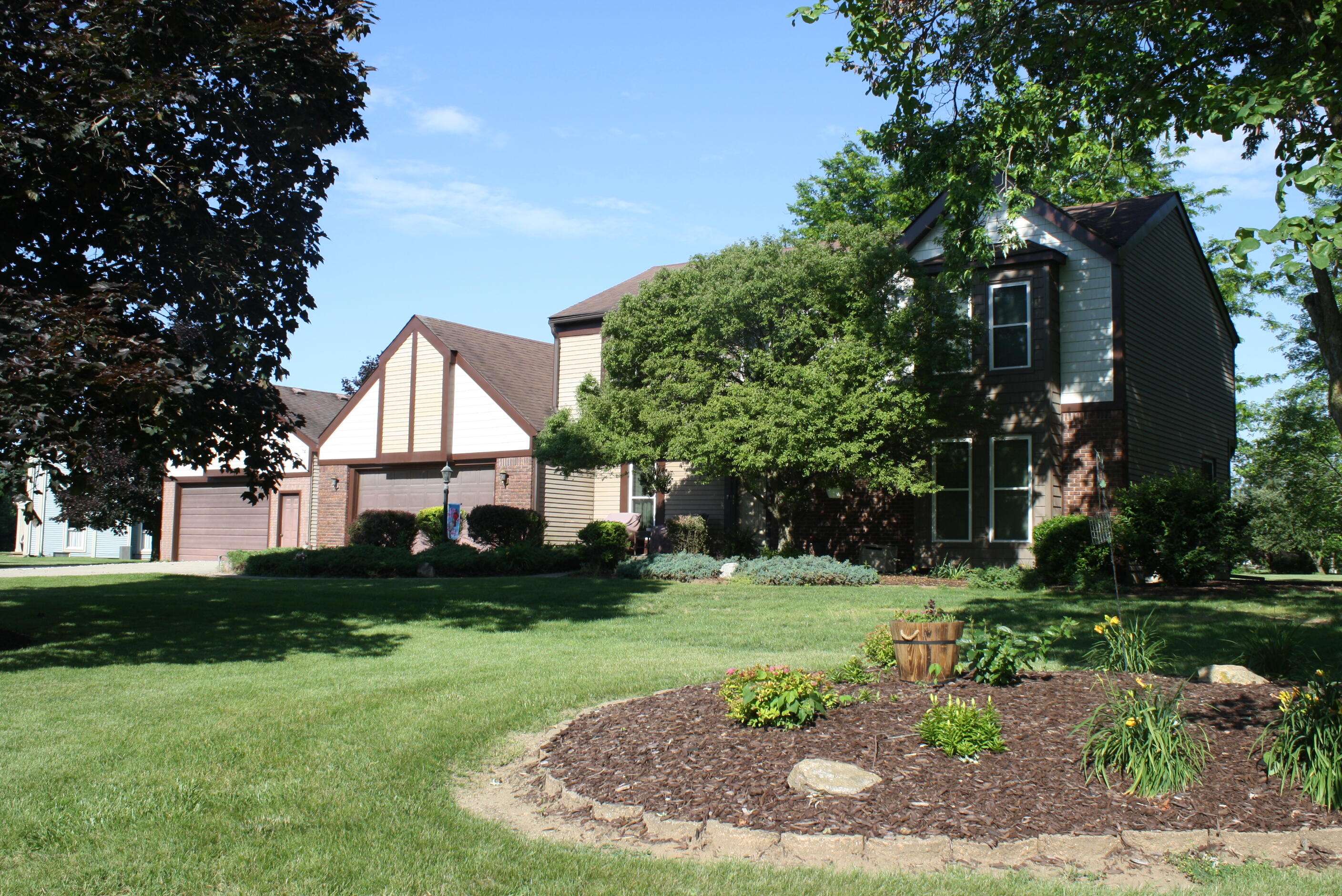 Saline, MI 48176,6872 Heatheridge DR