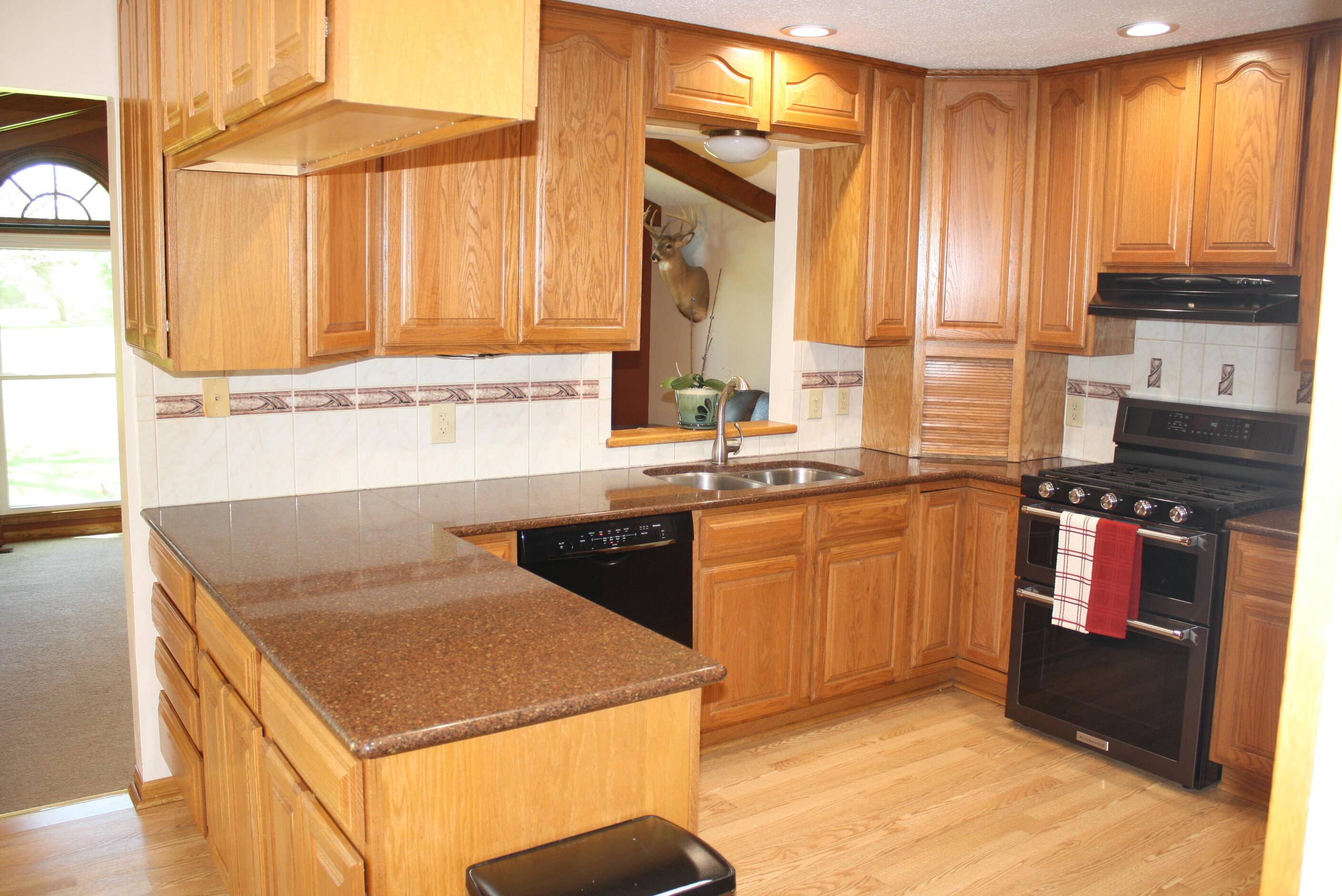 Saline, MI 48176,6872 Heatheridge DR