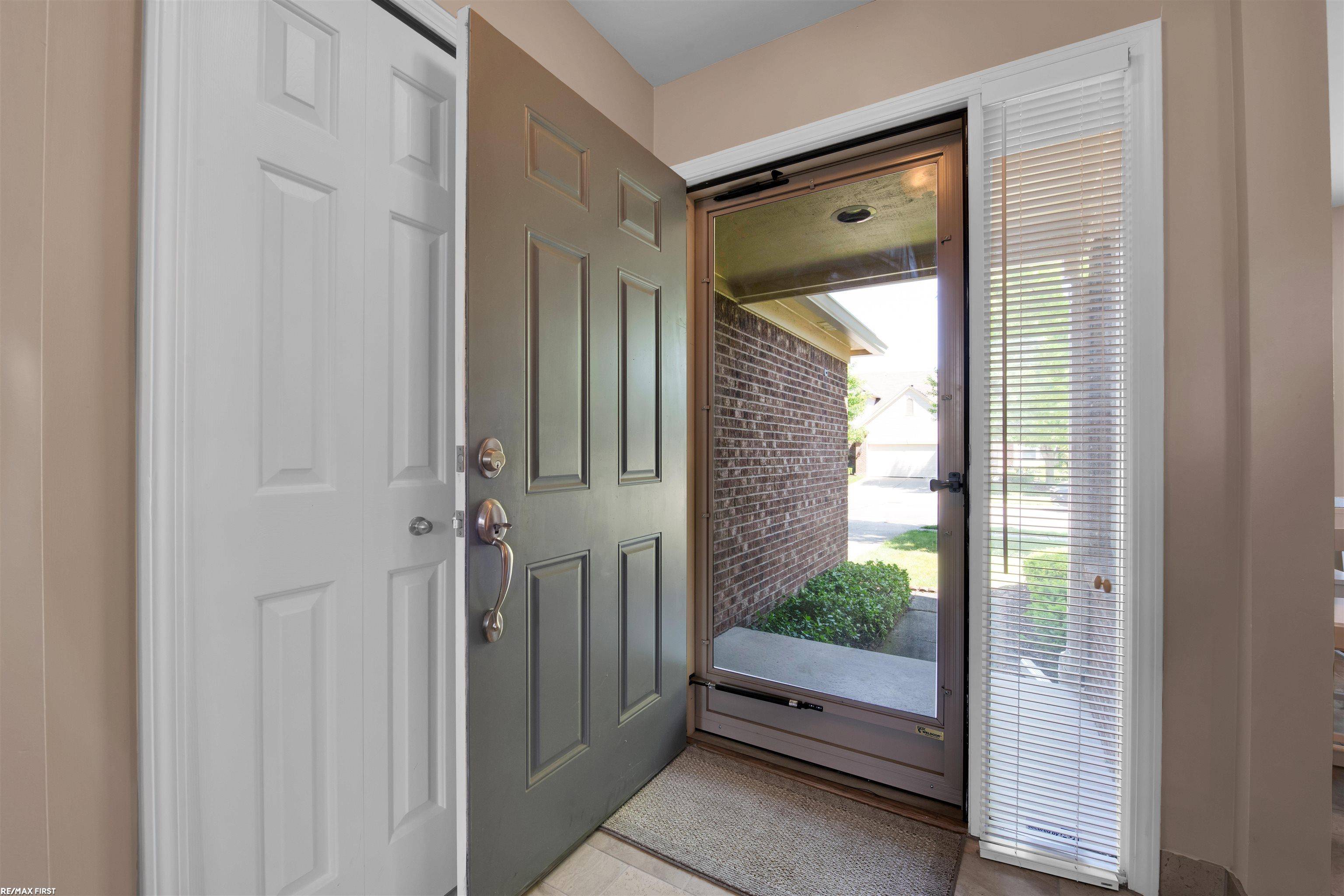 Macomb Twp, MI 48044,20786 KENMARE DR