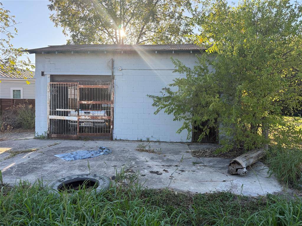 San Antonio, TX 78210,1619 S Presa Street