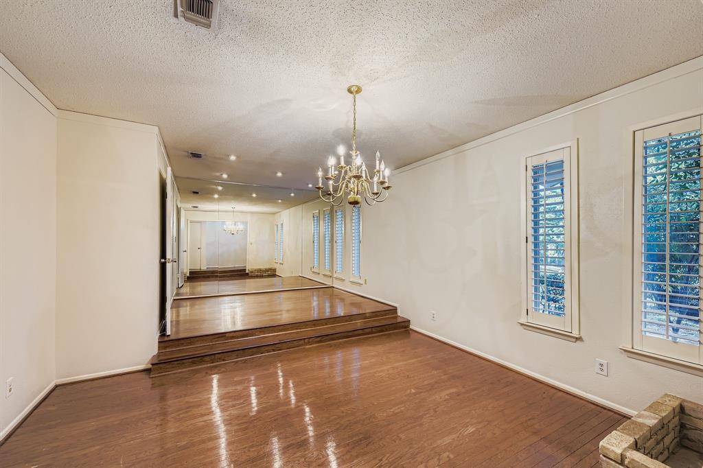 Arlington, TX 76013,3106 Woodford Drive