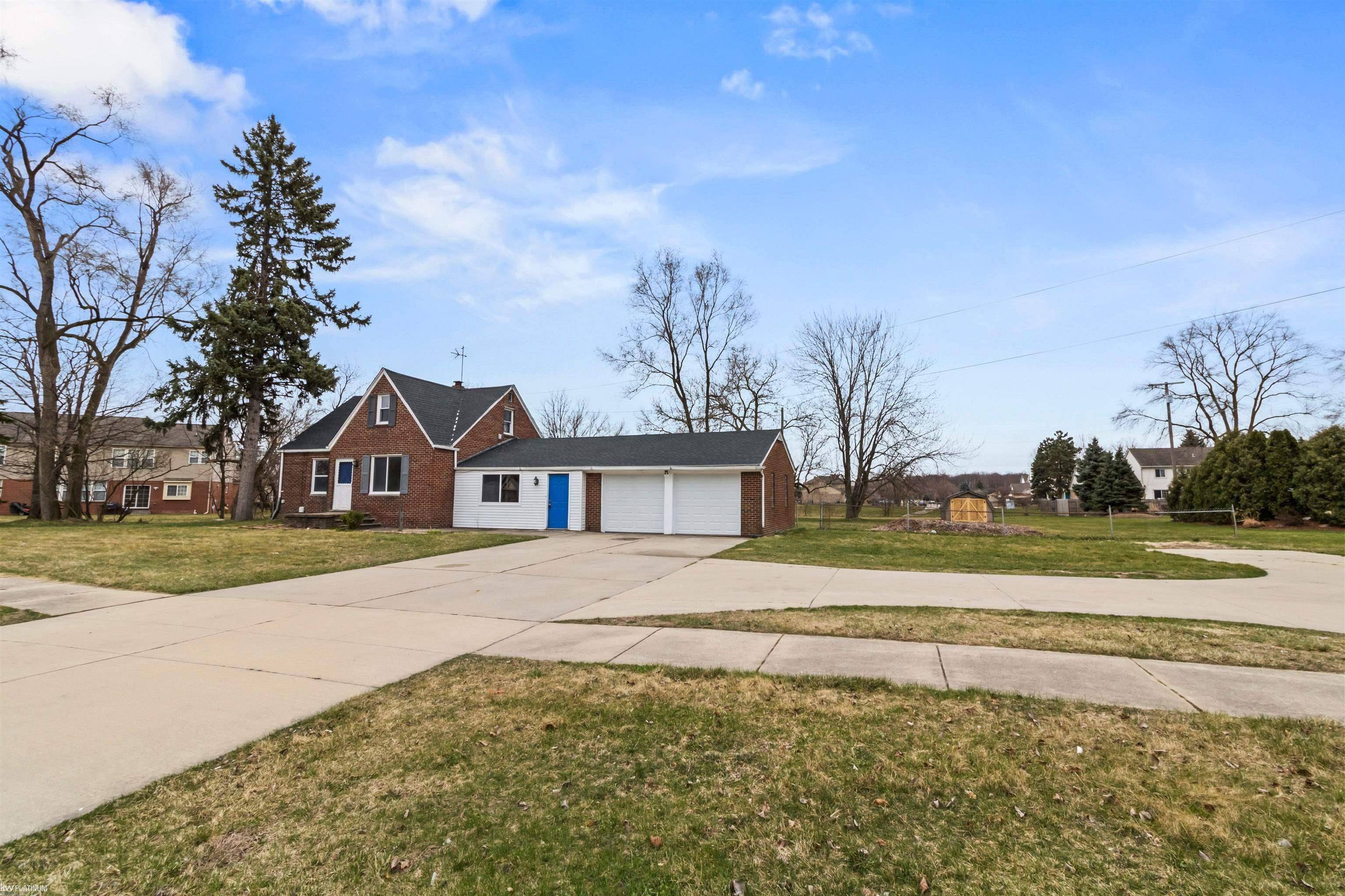 Sterling Heights, MI 48312,14760 15 Mile RD