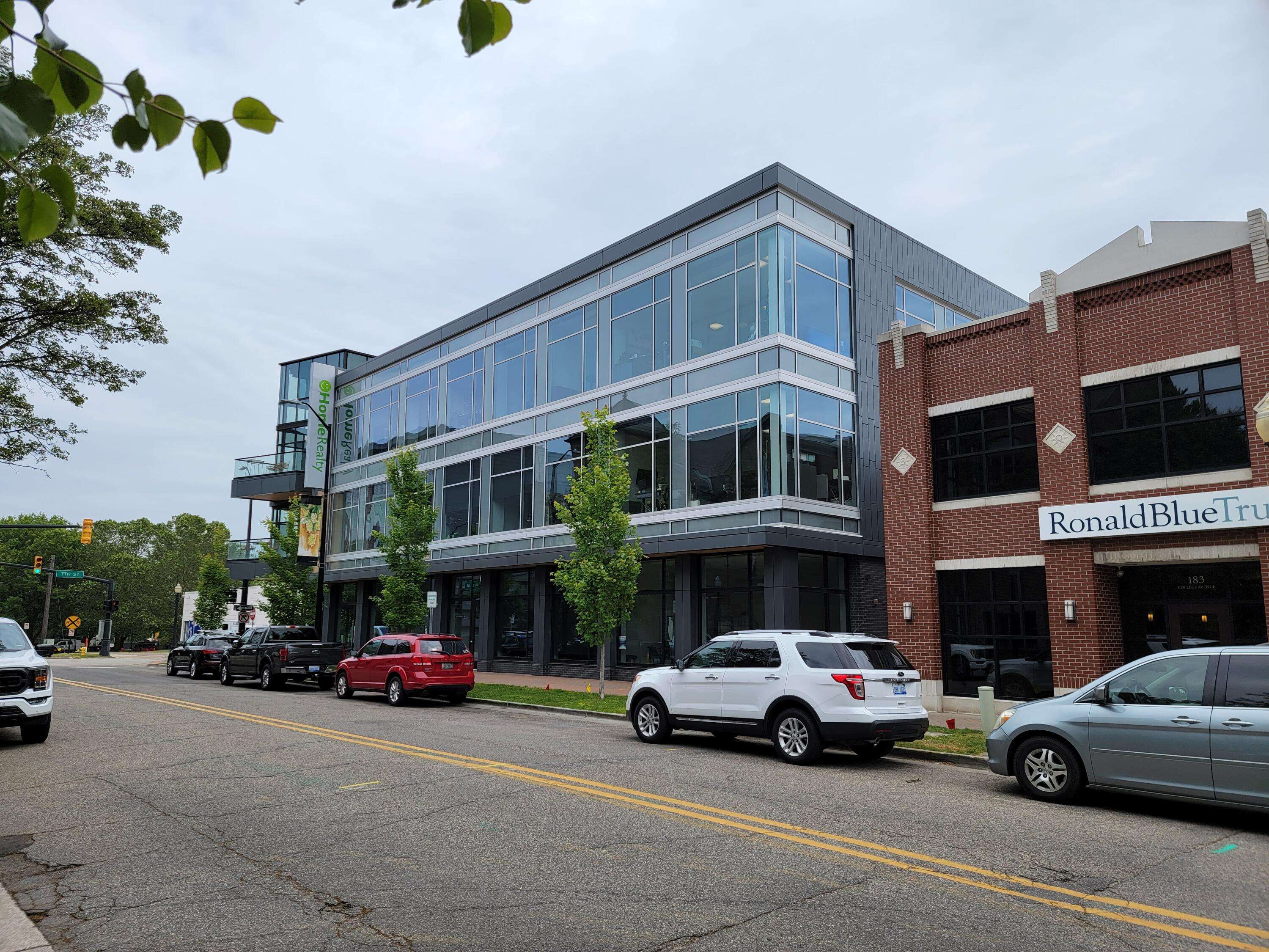 Holland, MI 49423,171 College AVE #2nd & 3rd Floor