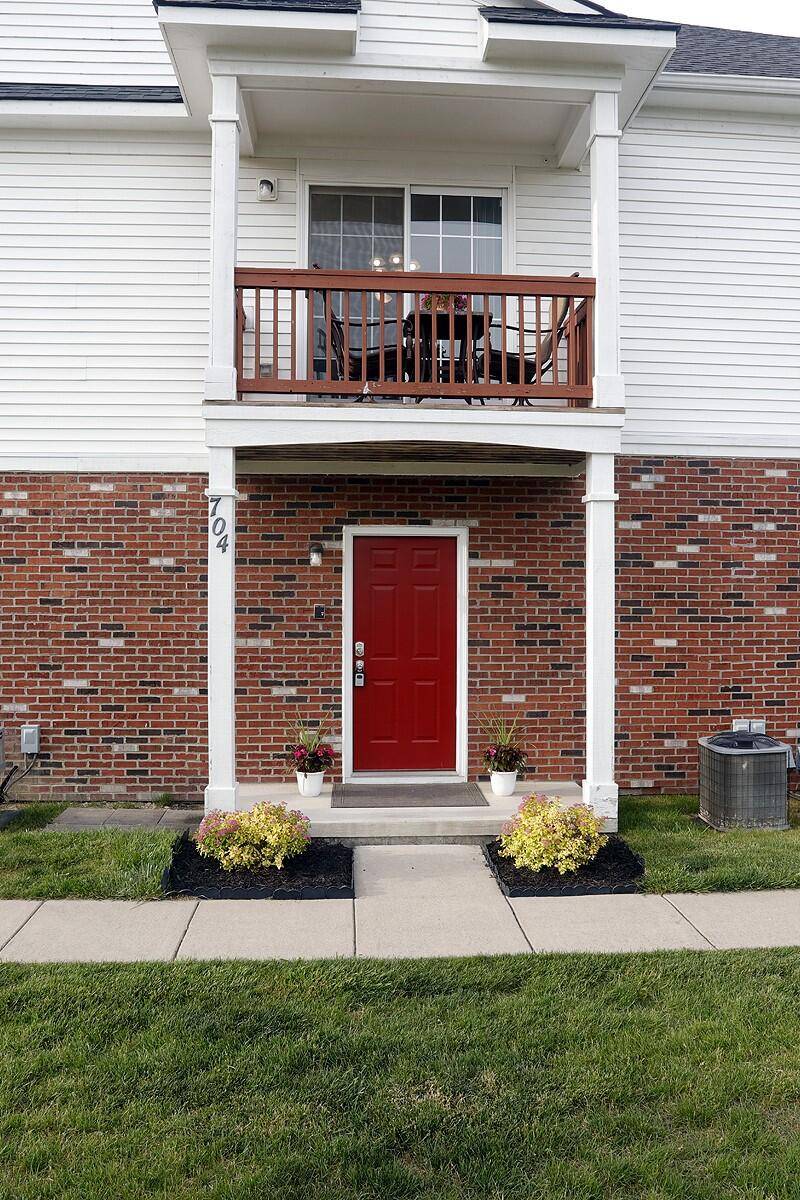 Saline, MI 48176,704 Riversedge