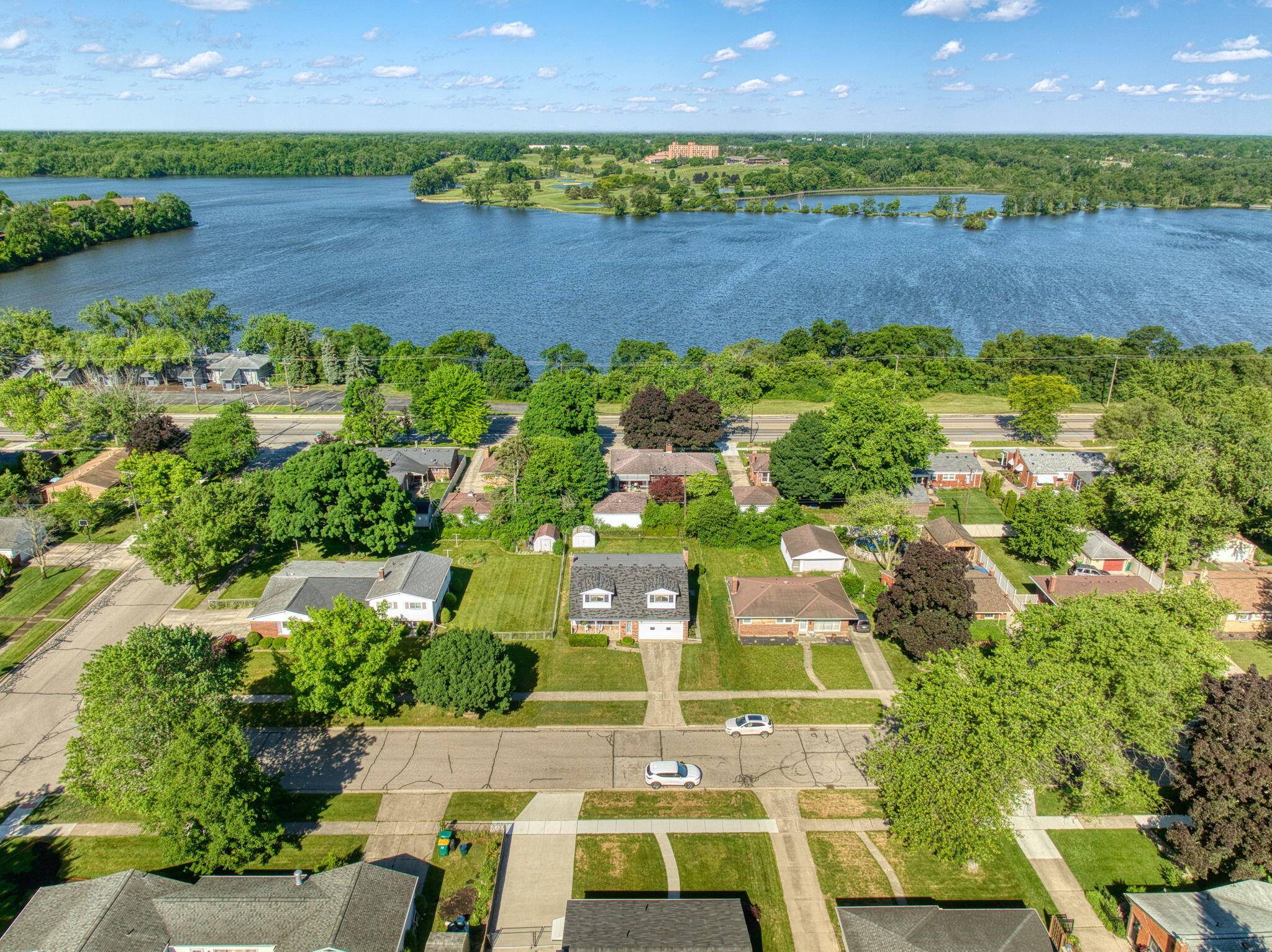 Ypsilanti, MI 48198,854 Juneau RD