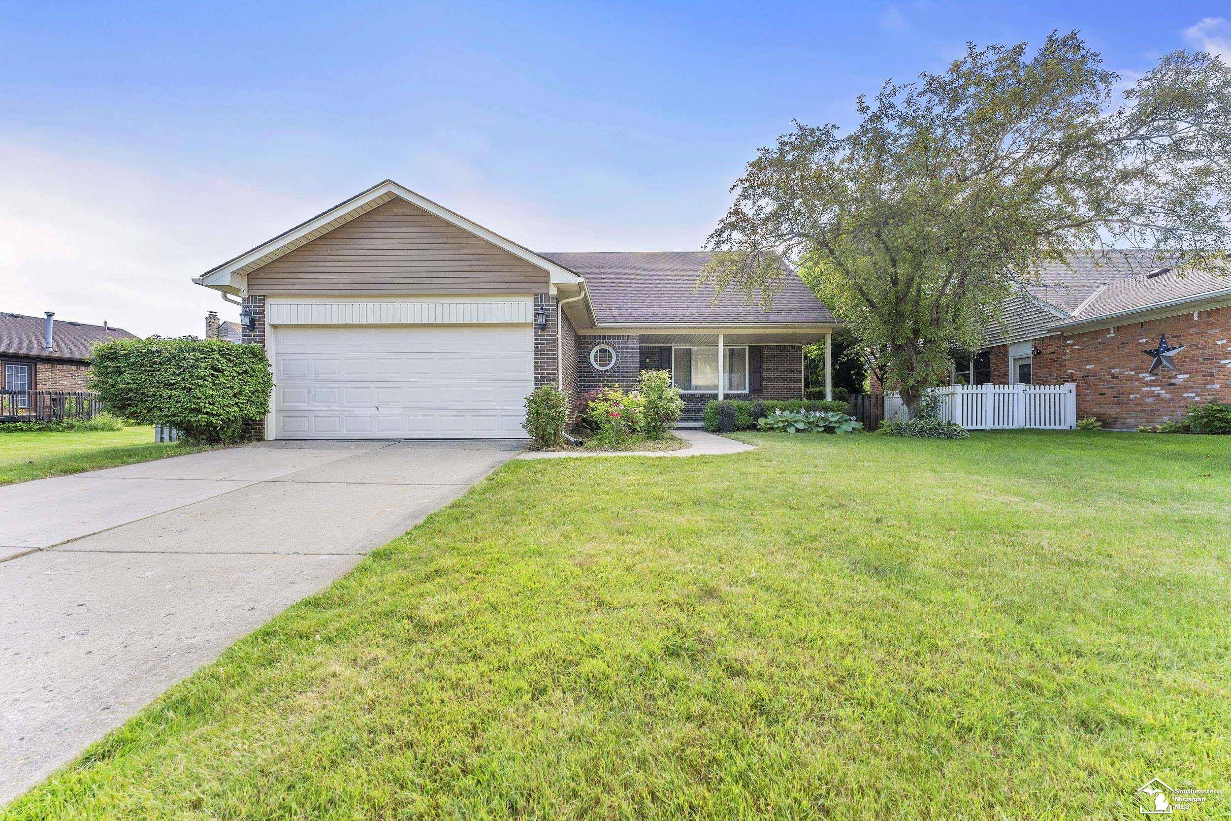 Canton, MI 48188,2012 Woodmont CT