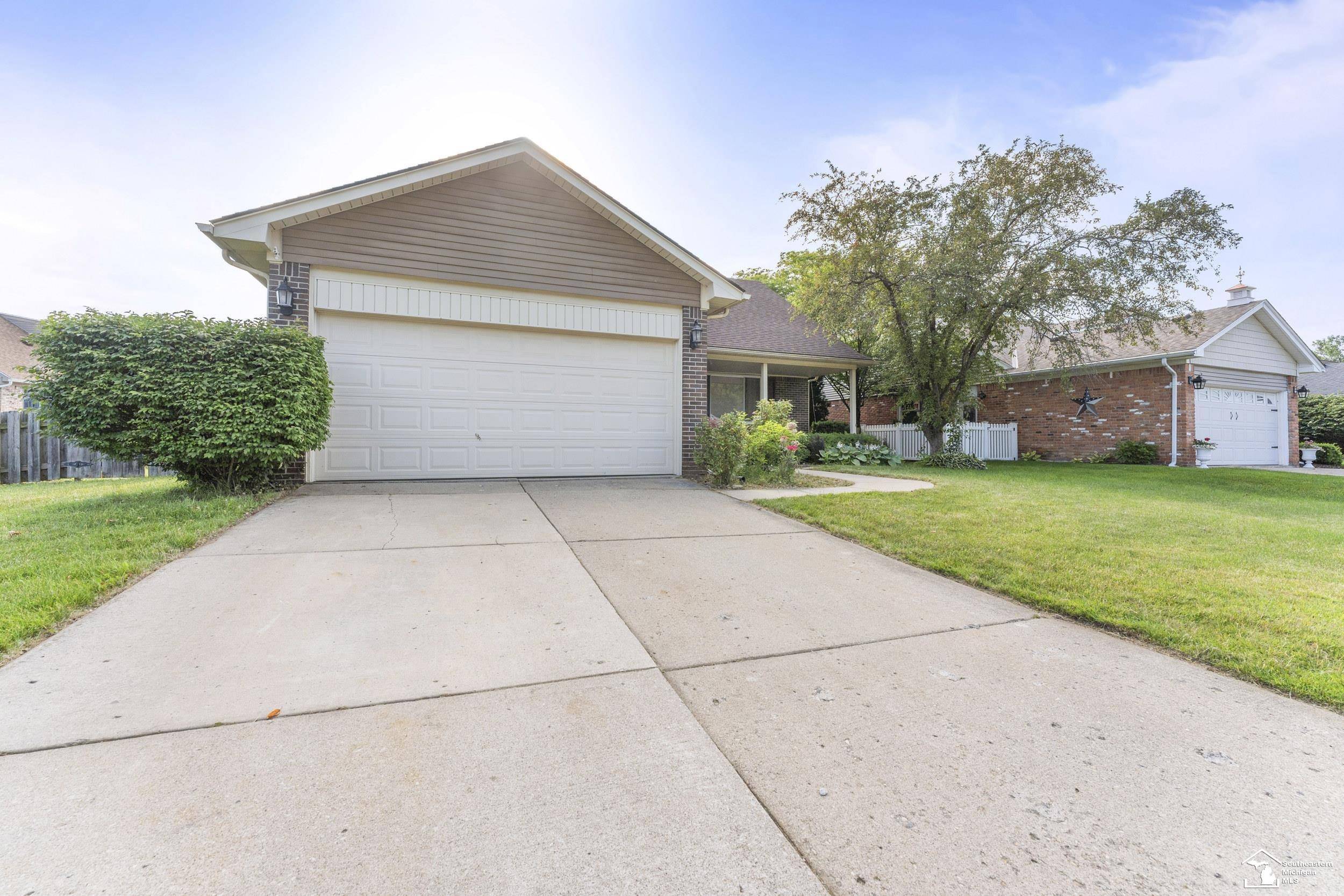 Canton, MI 48188,2012 Woodmont CT