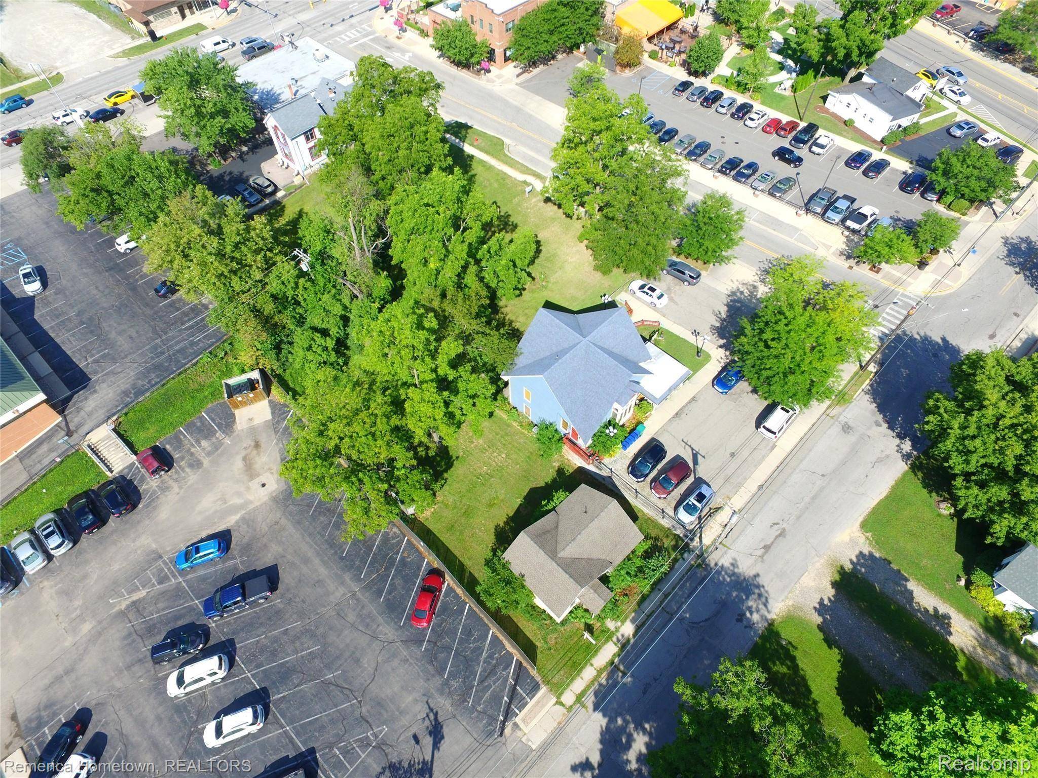 Brighton, MI 48116,210 S EAST ST