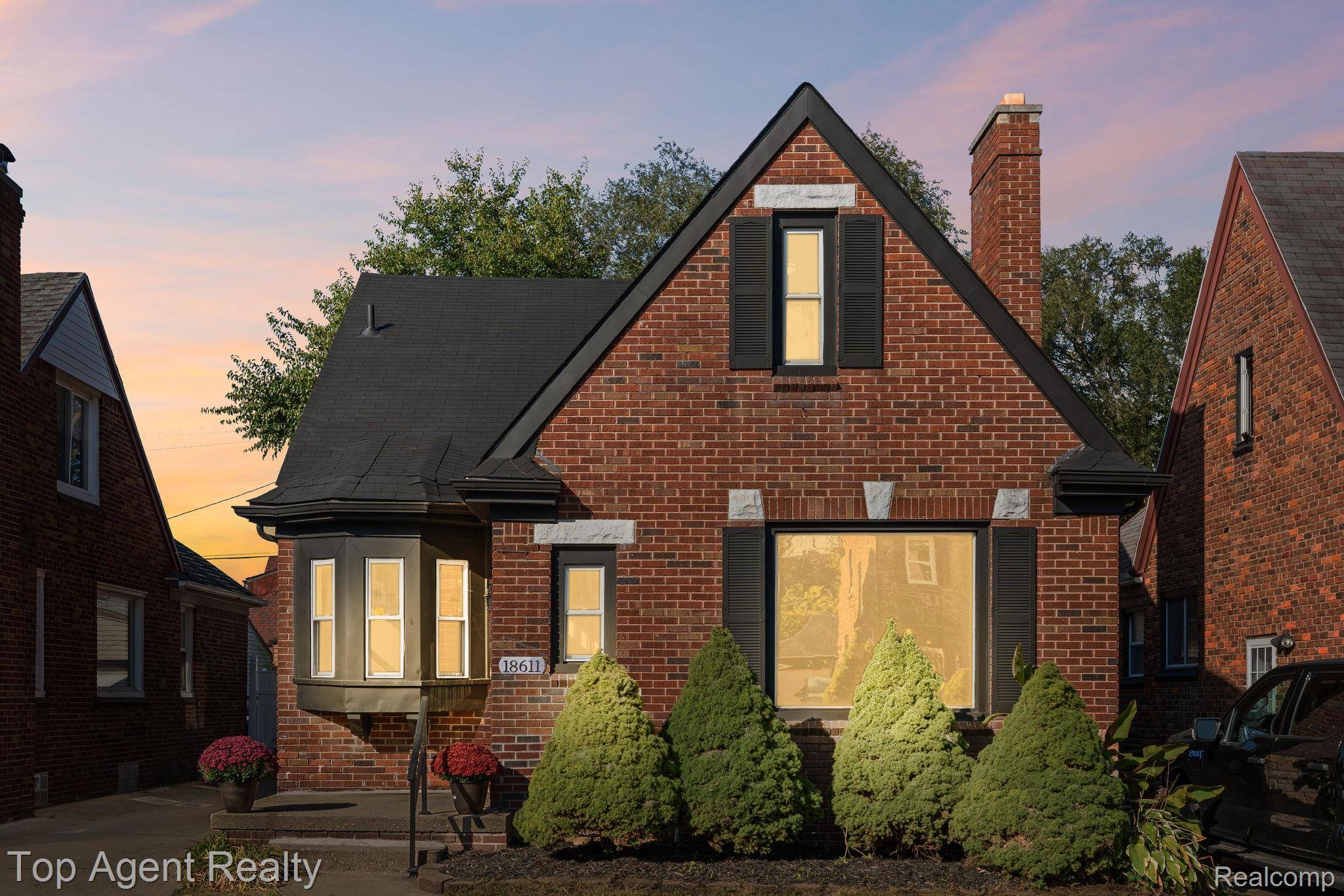 Detroit, MI 48221,18611 Monica ST