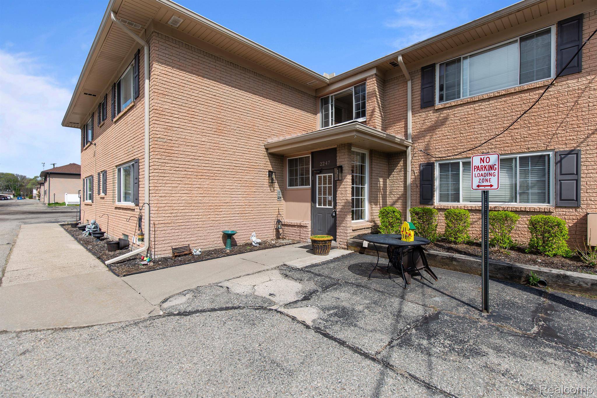 Rochester Hills, MI 48309,2247 WALTON BLVD #46