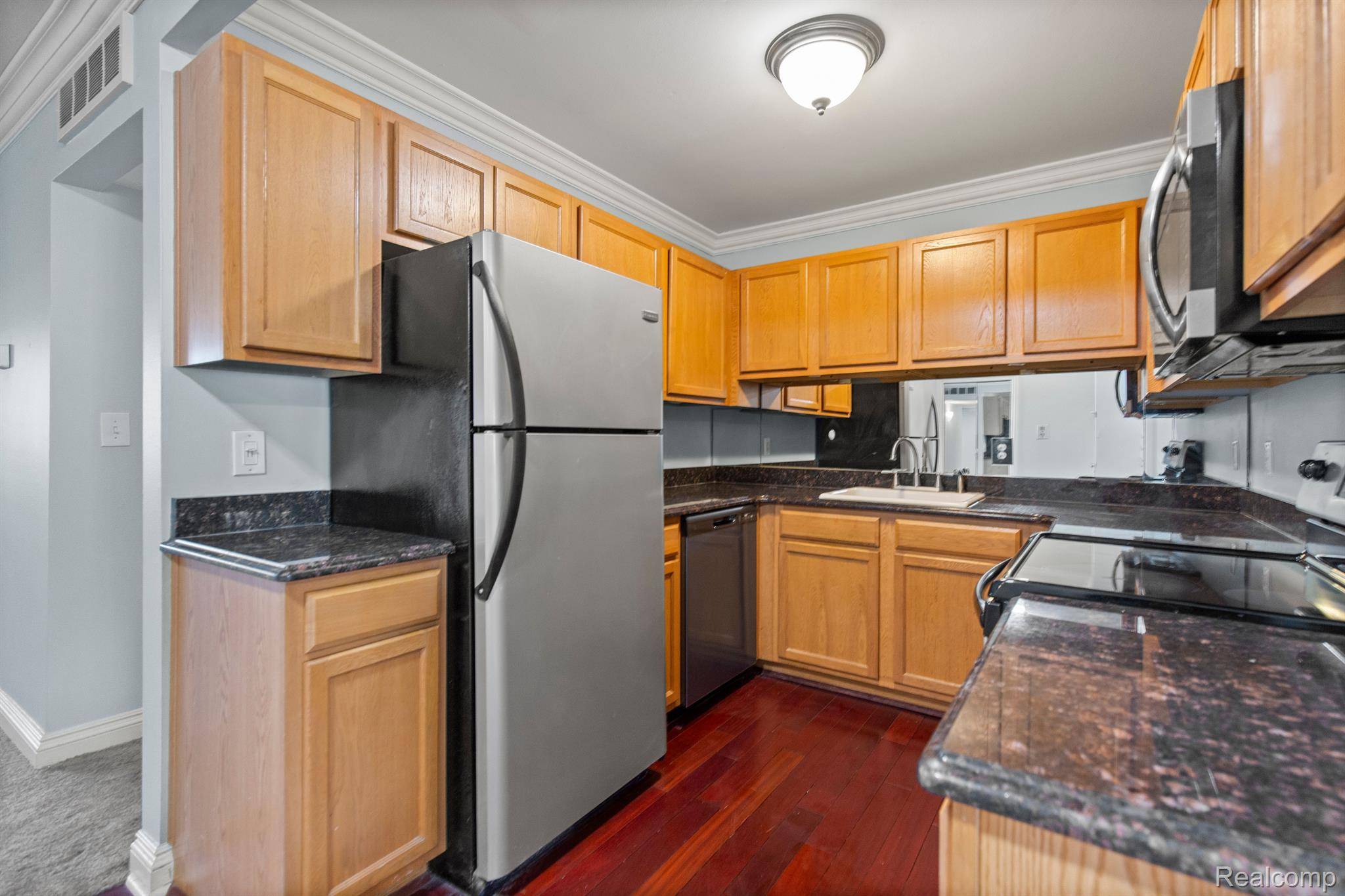 Rochester Hills, MI 48309,2247 WALTON BLVD #46