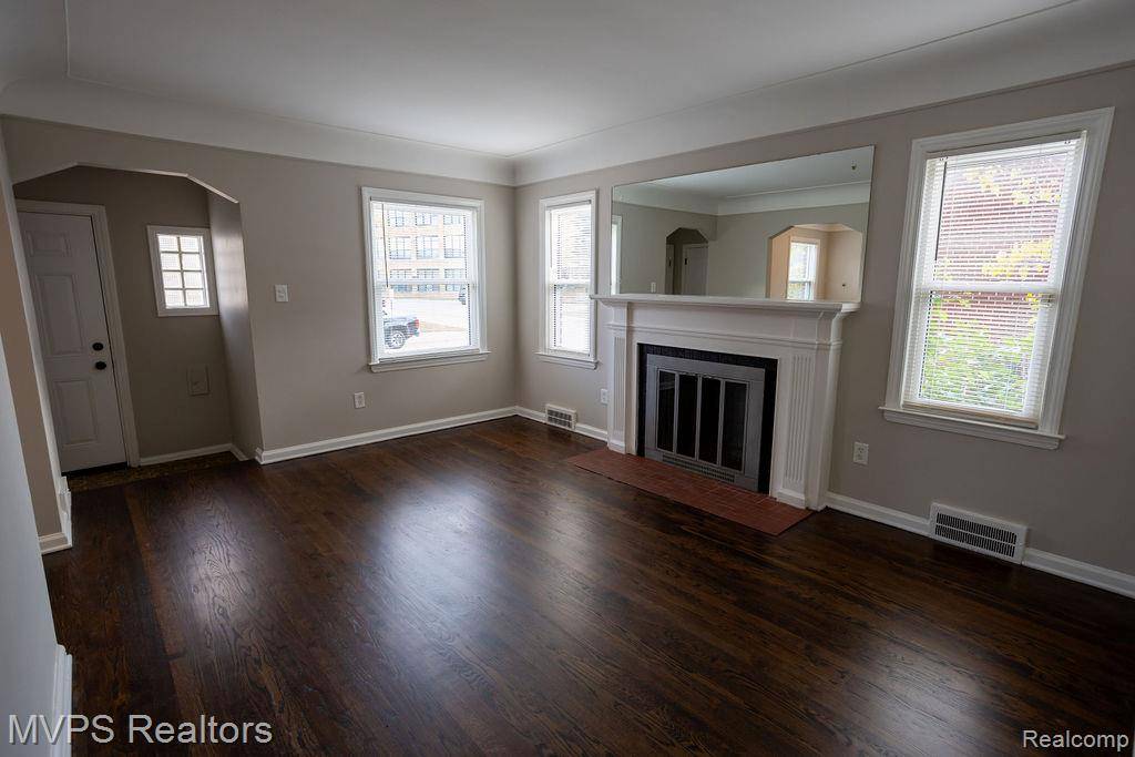 Eastpointe, MI 48021,15420 Couzens AVE