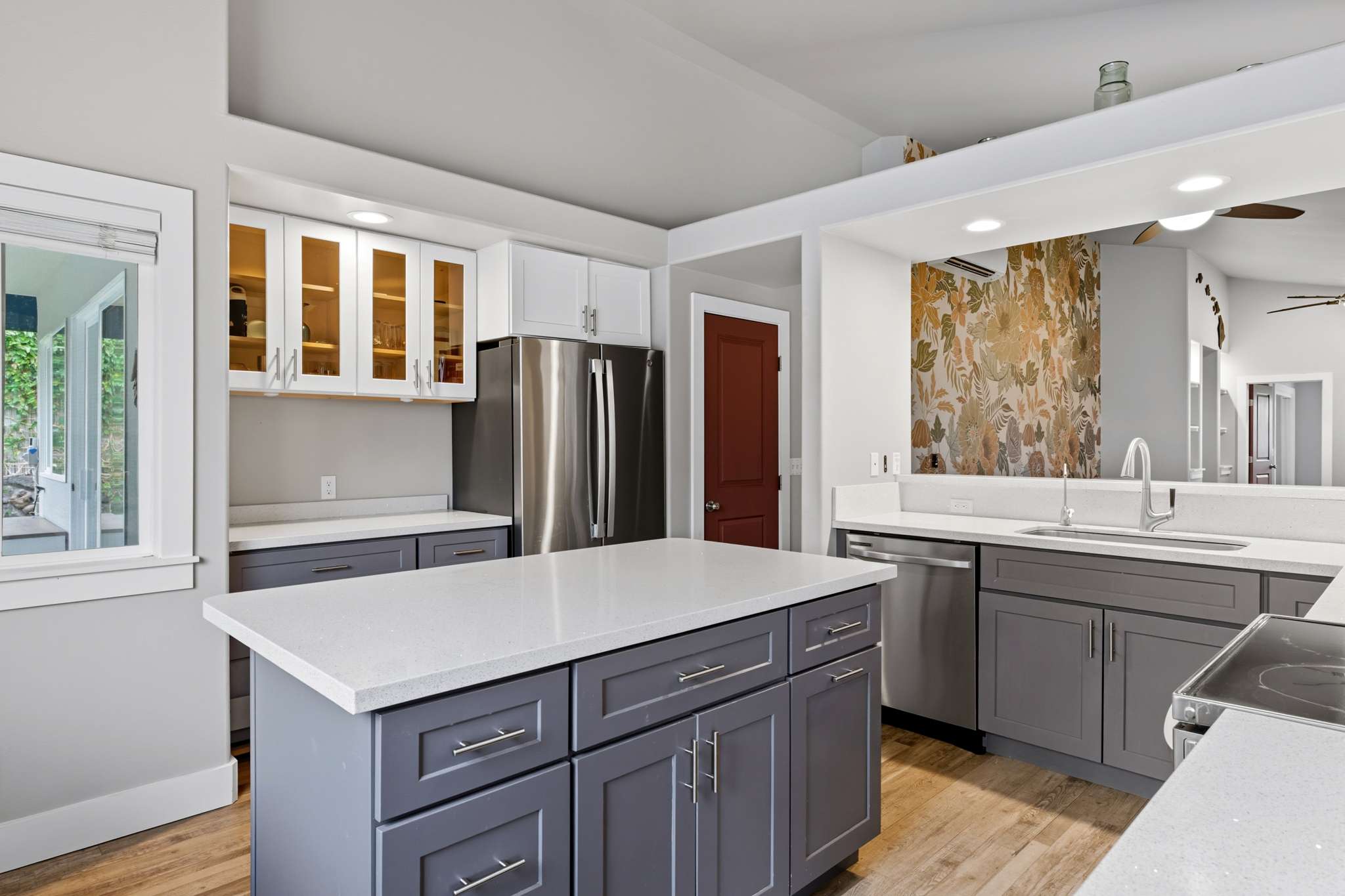 Kailua-kona, HI 96740,77-153 HOOILINA CT