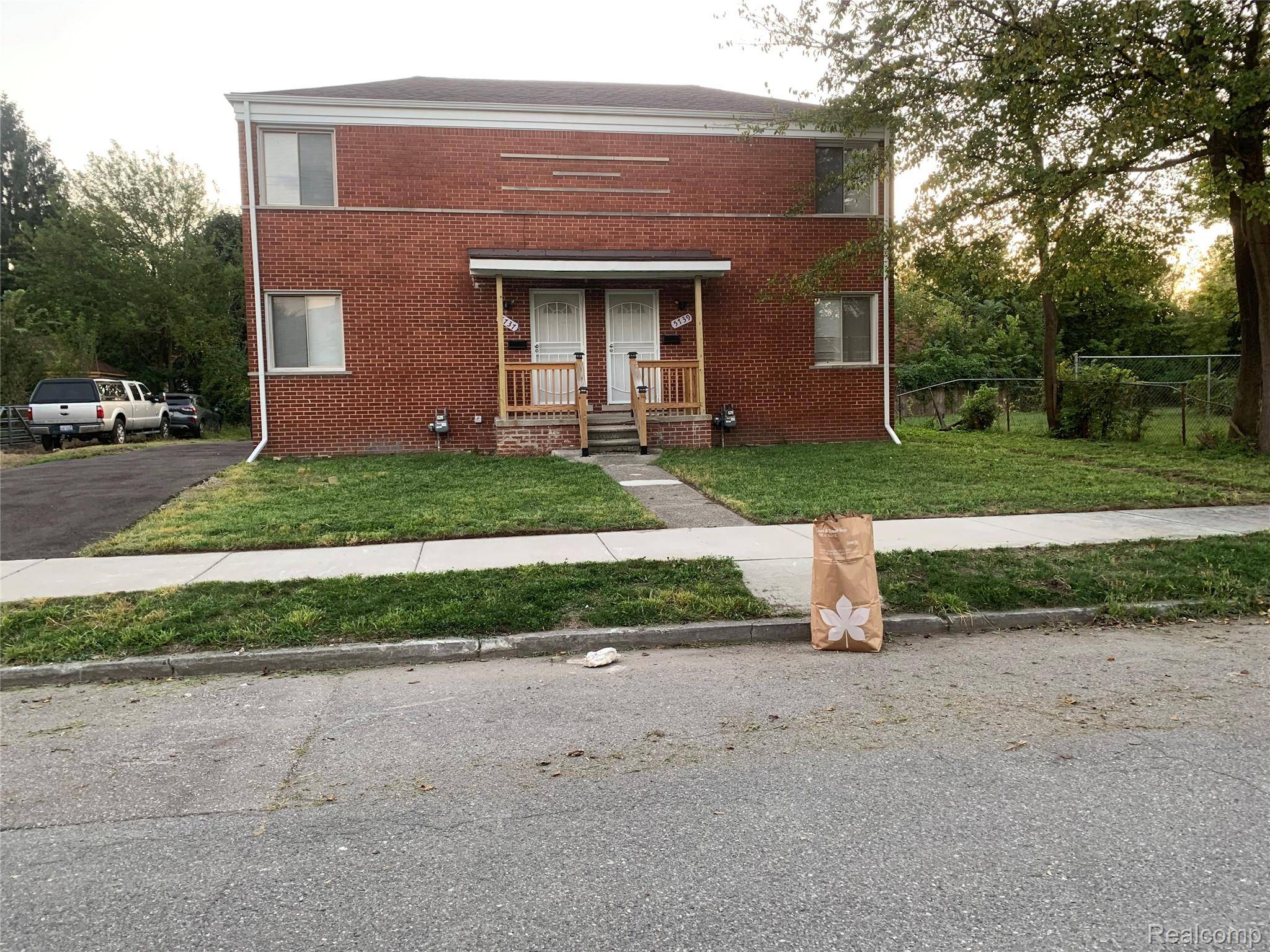 Detroit, MI 48224,5737 Barham