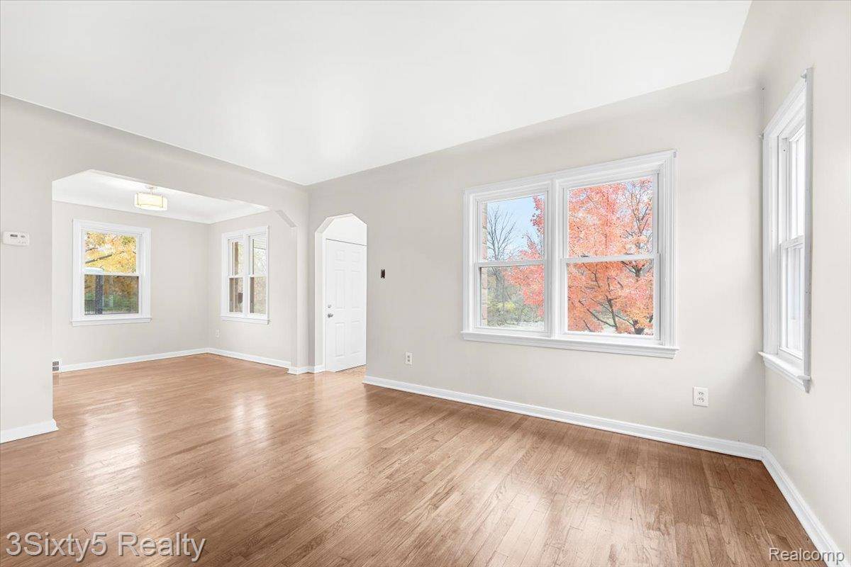 Inkster, MI 48141,26566 N River Park DR