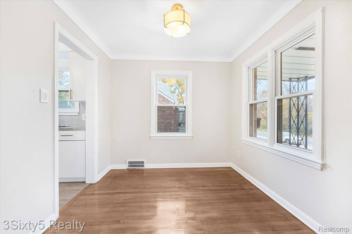 Inkster, MI 48141,26566 N River Park DR