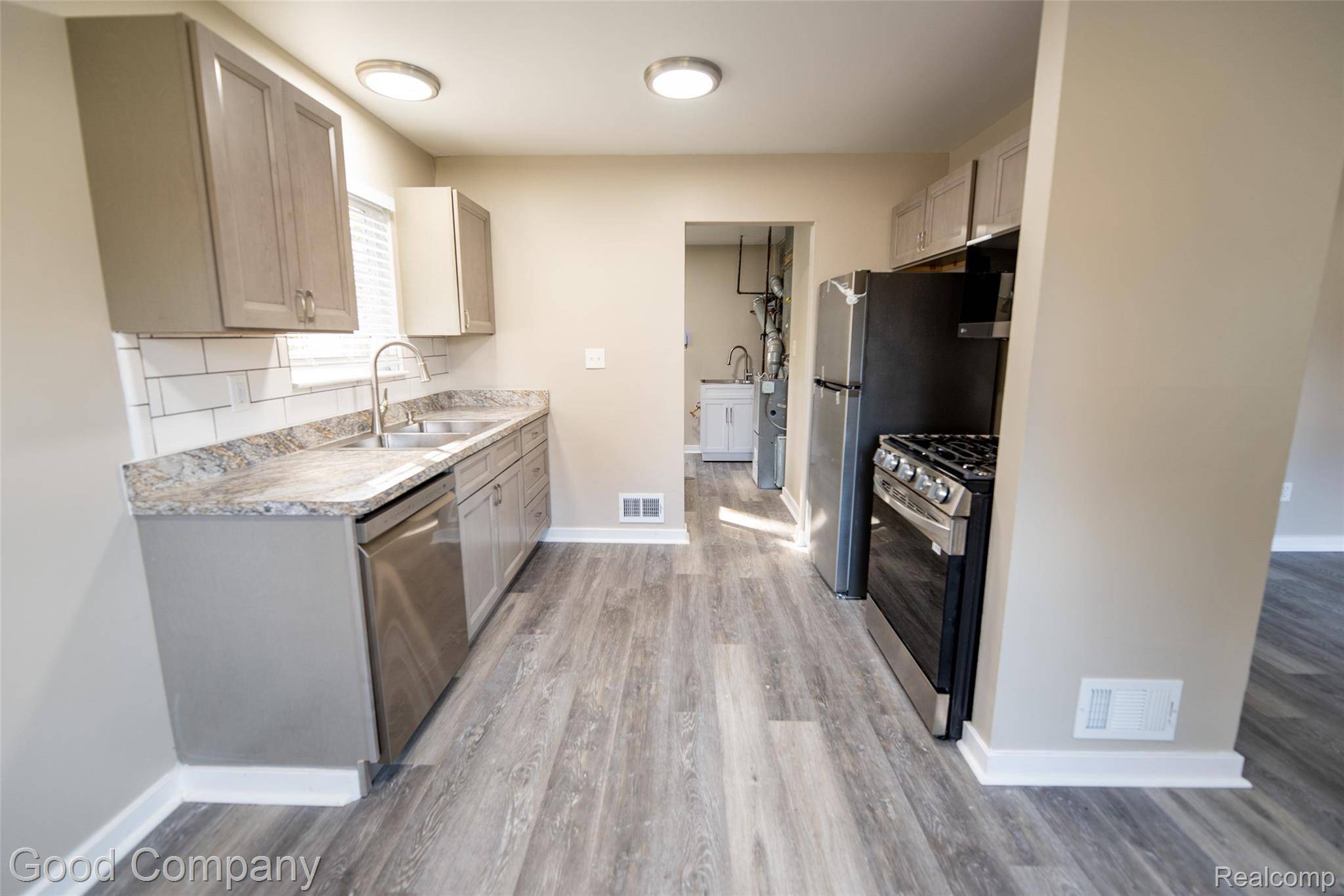 Roseville, MI 48066,27285 Lawnwood ST