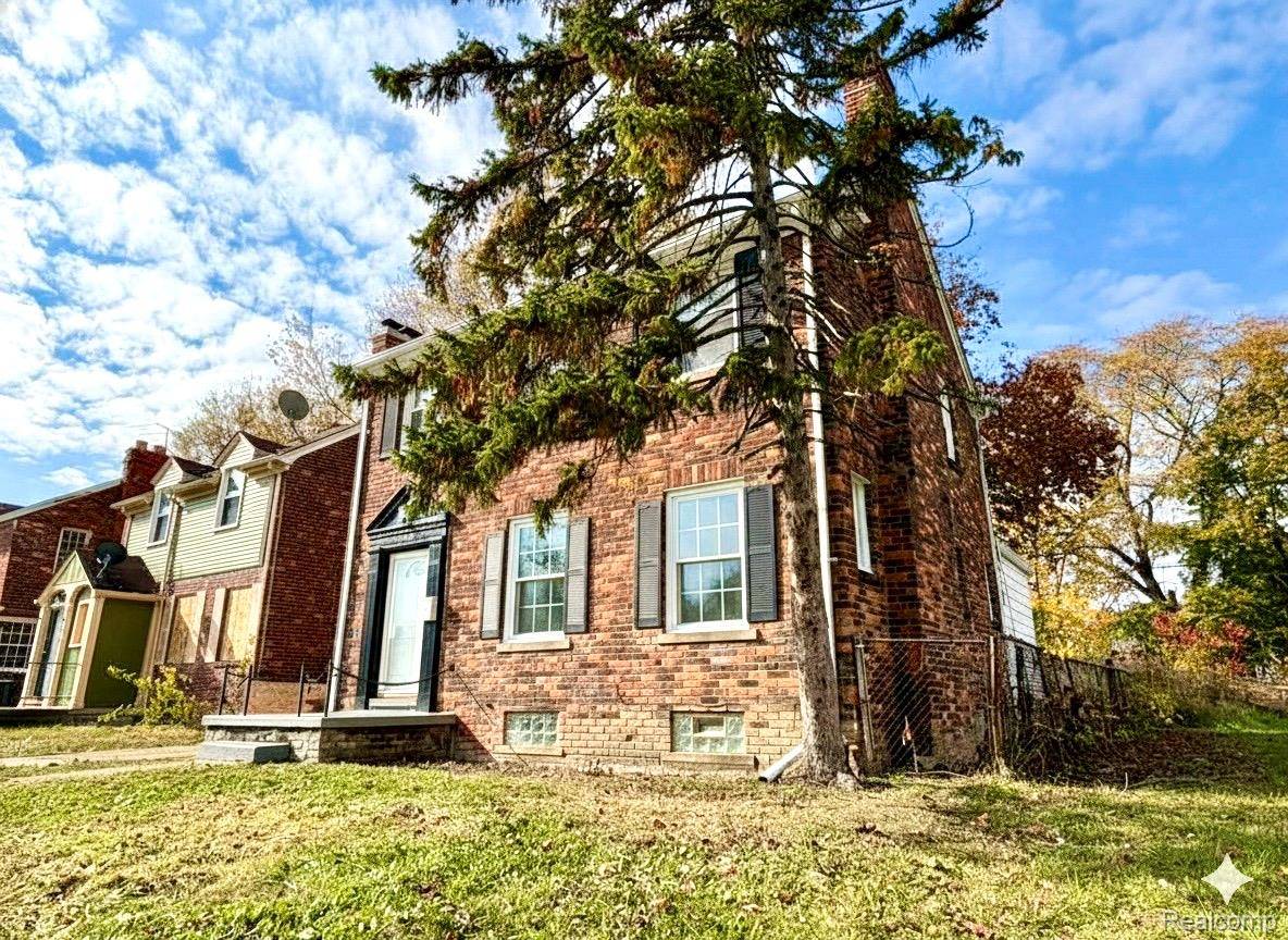 Detroit, MI 48224,9905 Balfour RD